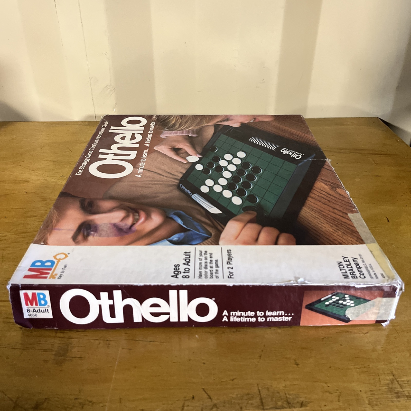 1986 Milton Bradley Othello Board Game