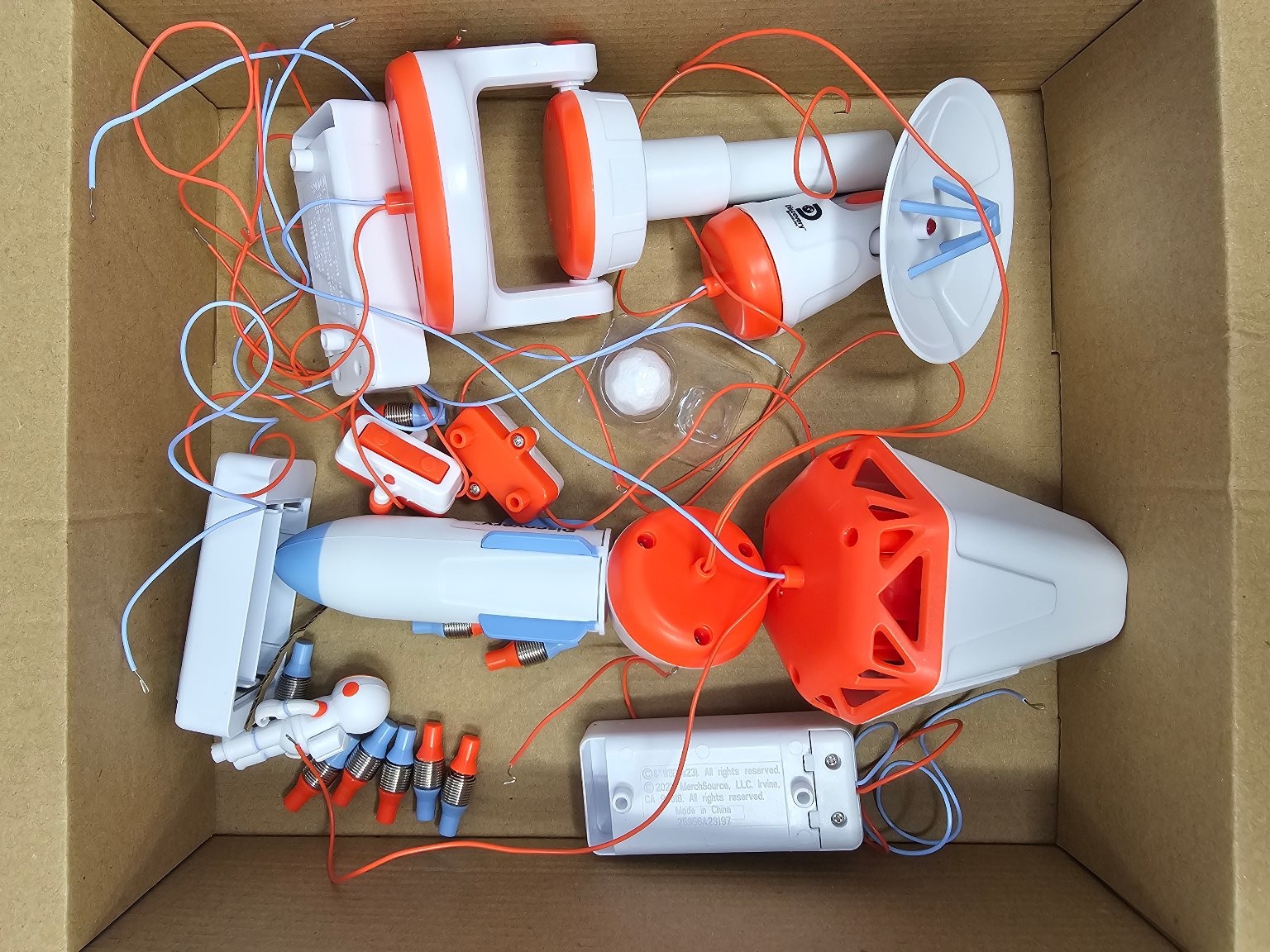 Discovery Mindblown Circuit Space Station STEM Kit Ages 8+ Plastic Electronic