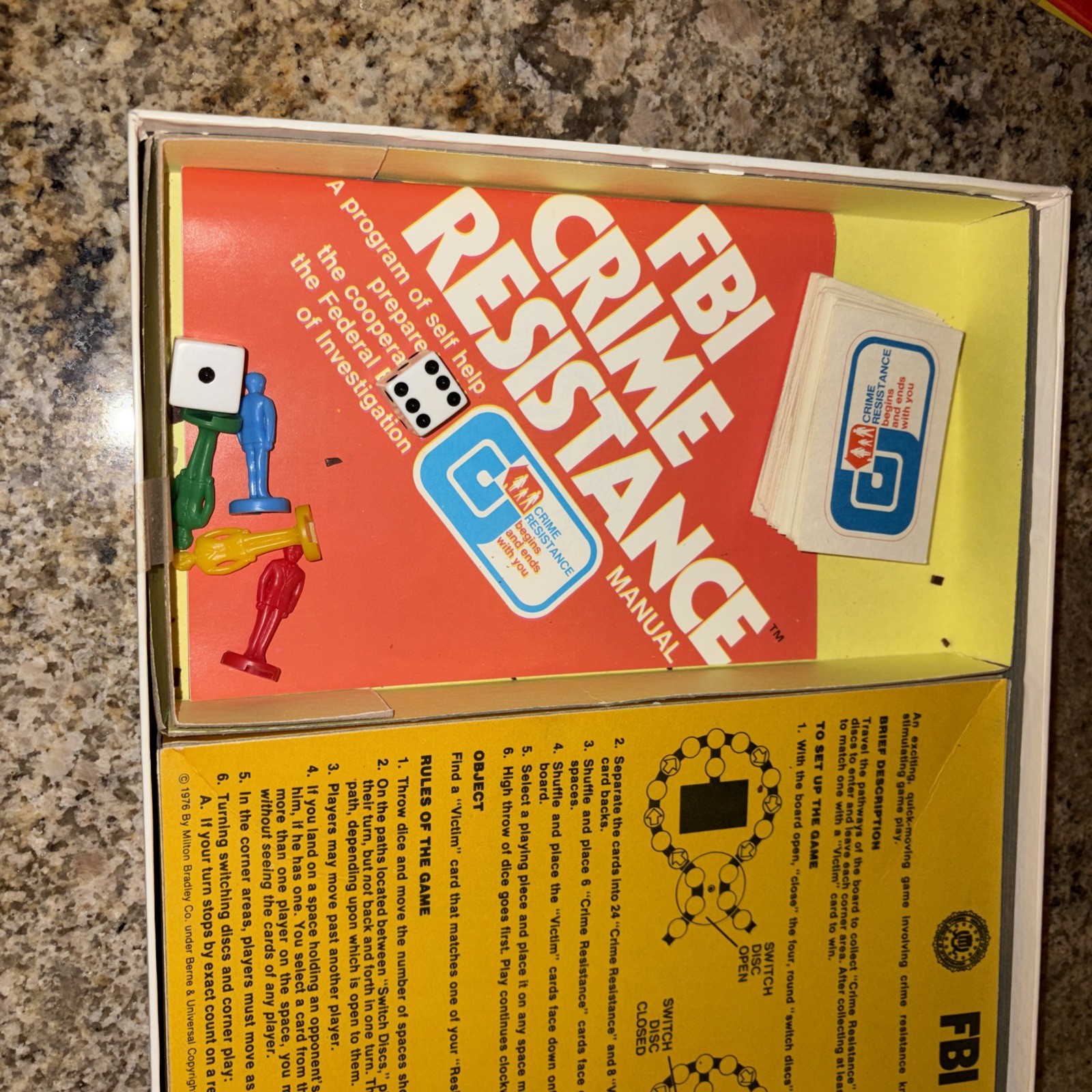 1976 Milton Bradley FBI CRIME RESISTANCE 100% Complete Game 2~4 Players
