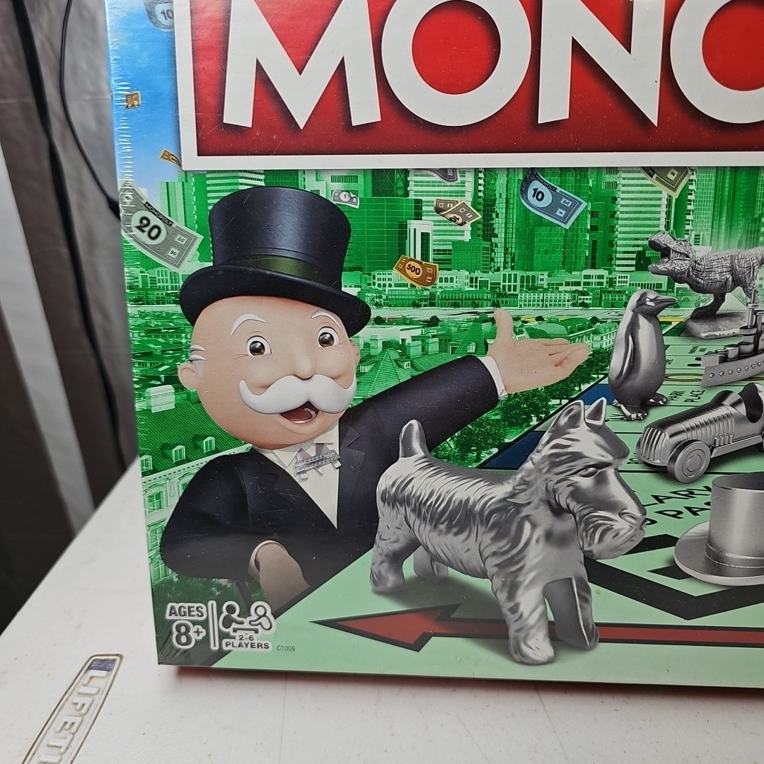 Monopoly Classic Board Game – Hasbro Gaming – Game Night – New Sealed