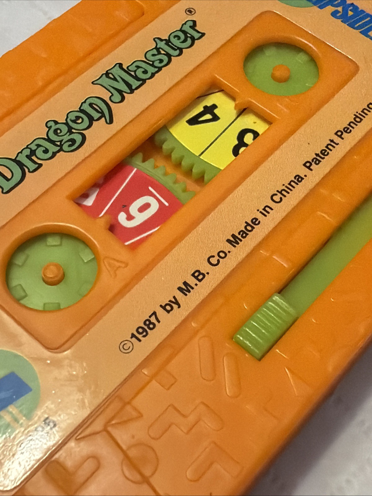 VTG 1987 Milton Bradley Flipsiders Pocket Game Dragon Master Orange