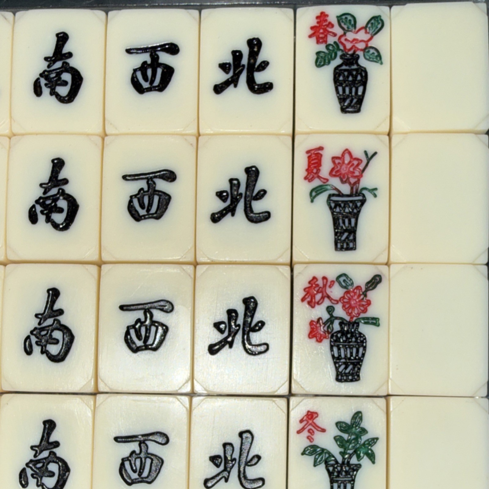 Vintage Mah Jong Chinese Sic Bo Gambling Tile Set 1960 w Banker Chart & Counters