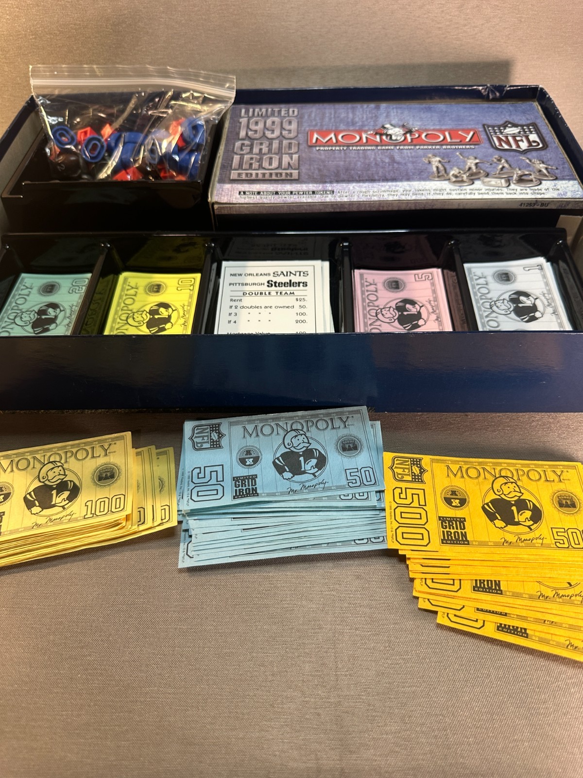 Monopoly NFL Limited 1999 Grid Iron Edition Parker Brothers Hasbro Collectible