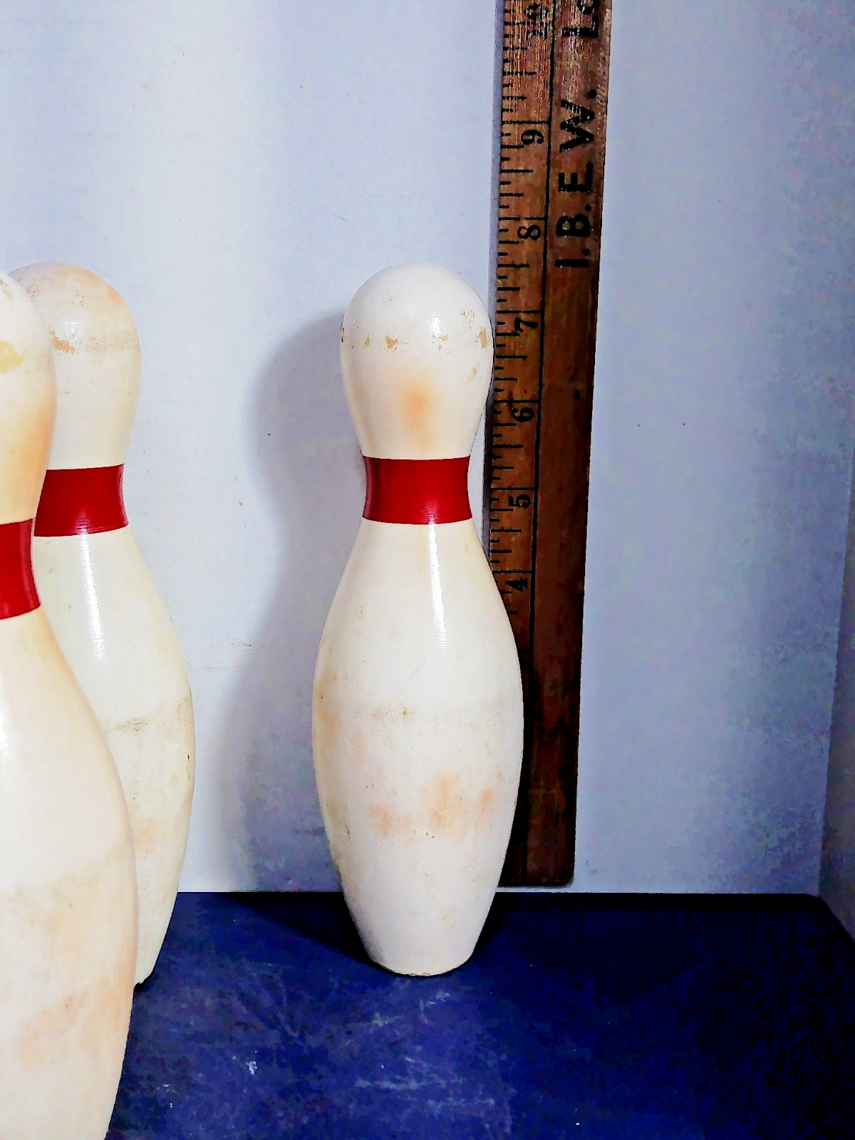 Buckeye’s Champion Line Bowling Game Wooden Pins & 2 Balls 1950’s VTG