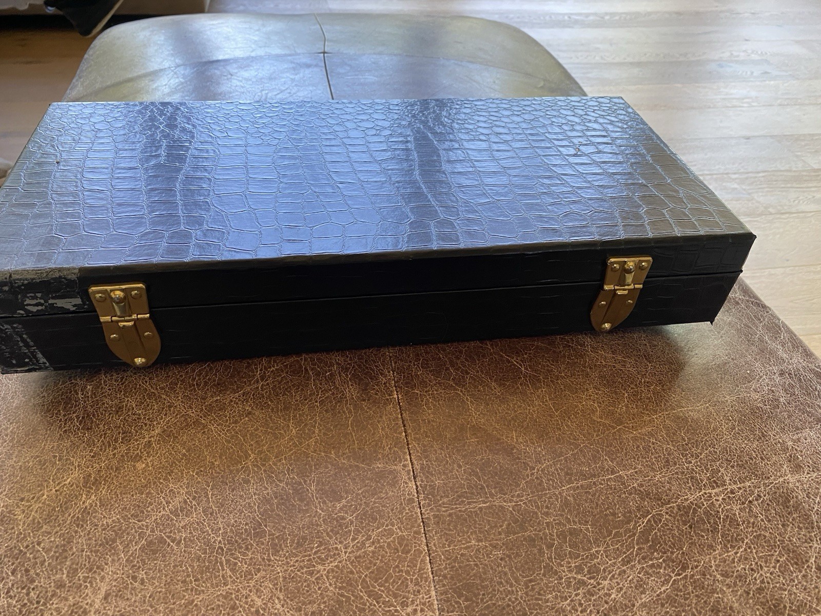 Vintage American MahJongg Set Embossed Wood Tiles And Faux Alligator Case