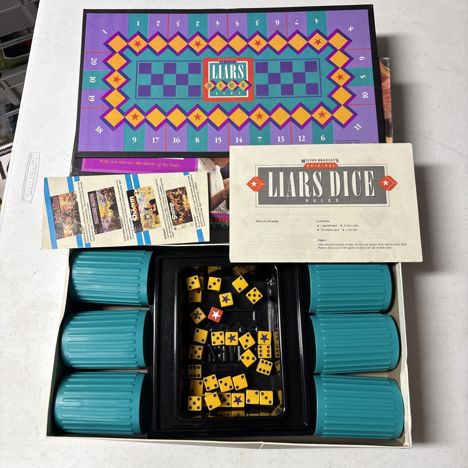 Milton Bradley Liar’s Dice 1987 Complete Dice Cups Vintage