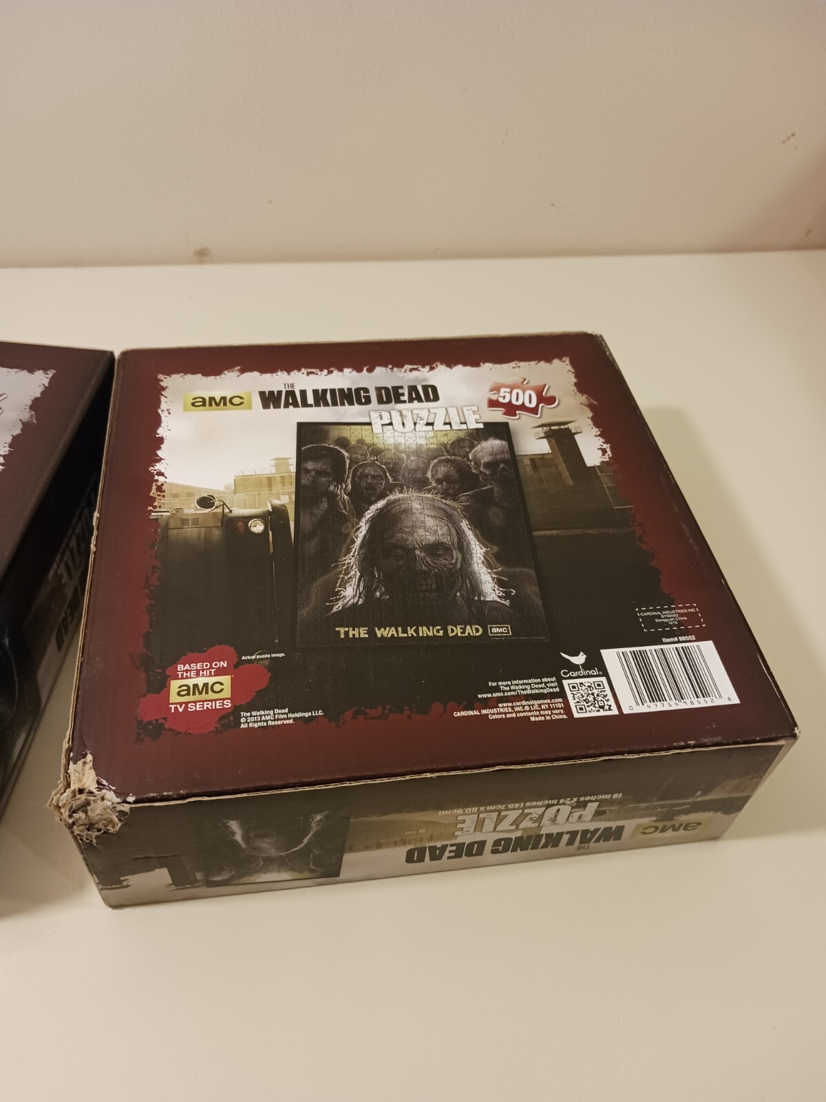 The Walking Dead Lot 4 Shot Glasses 1 Dice Game 3 Jigsaw Puzzles 1 Wall Clock