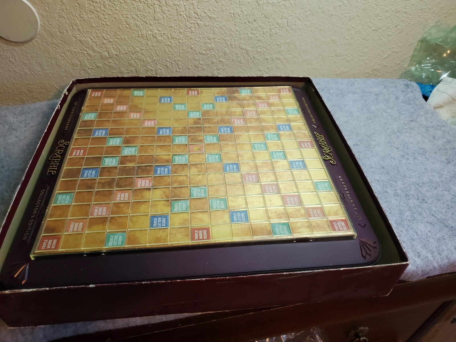 Scrabble Deluxe Turntable, 50th anniversary, 100 Blue letters, no timer or book