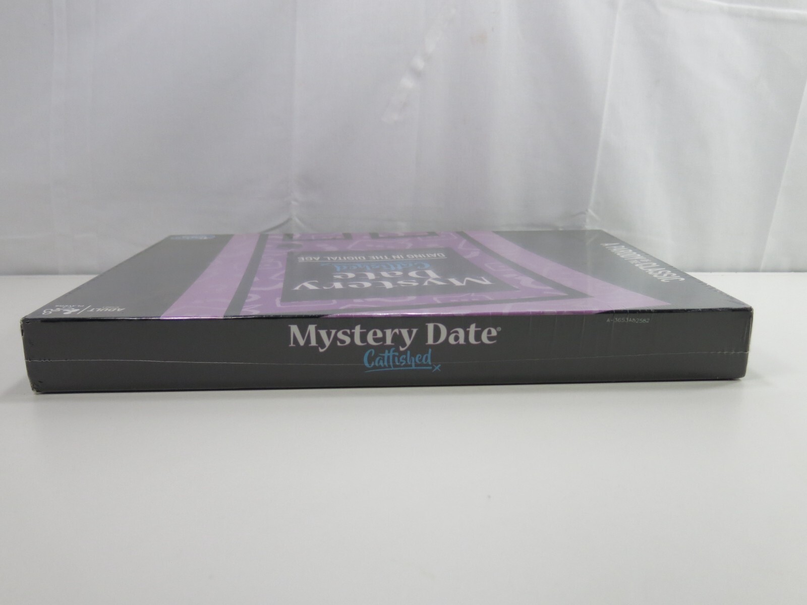 Mystery Date Catfished Dating In The Digital Age Hasbro Board Game 2018