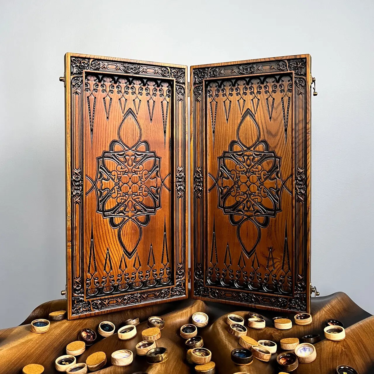LUXURY Wooden BACKGAMMON Set Handcrafted Game New Board 48cm (19″), Carved, OWL
