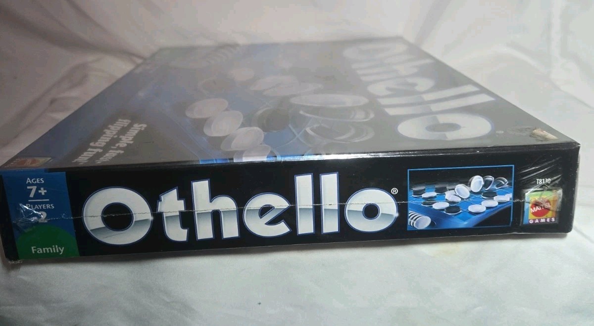 2010 Othello Board Game By Mattel Built In Storage Easy To Learn 7&up Sealed