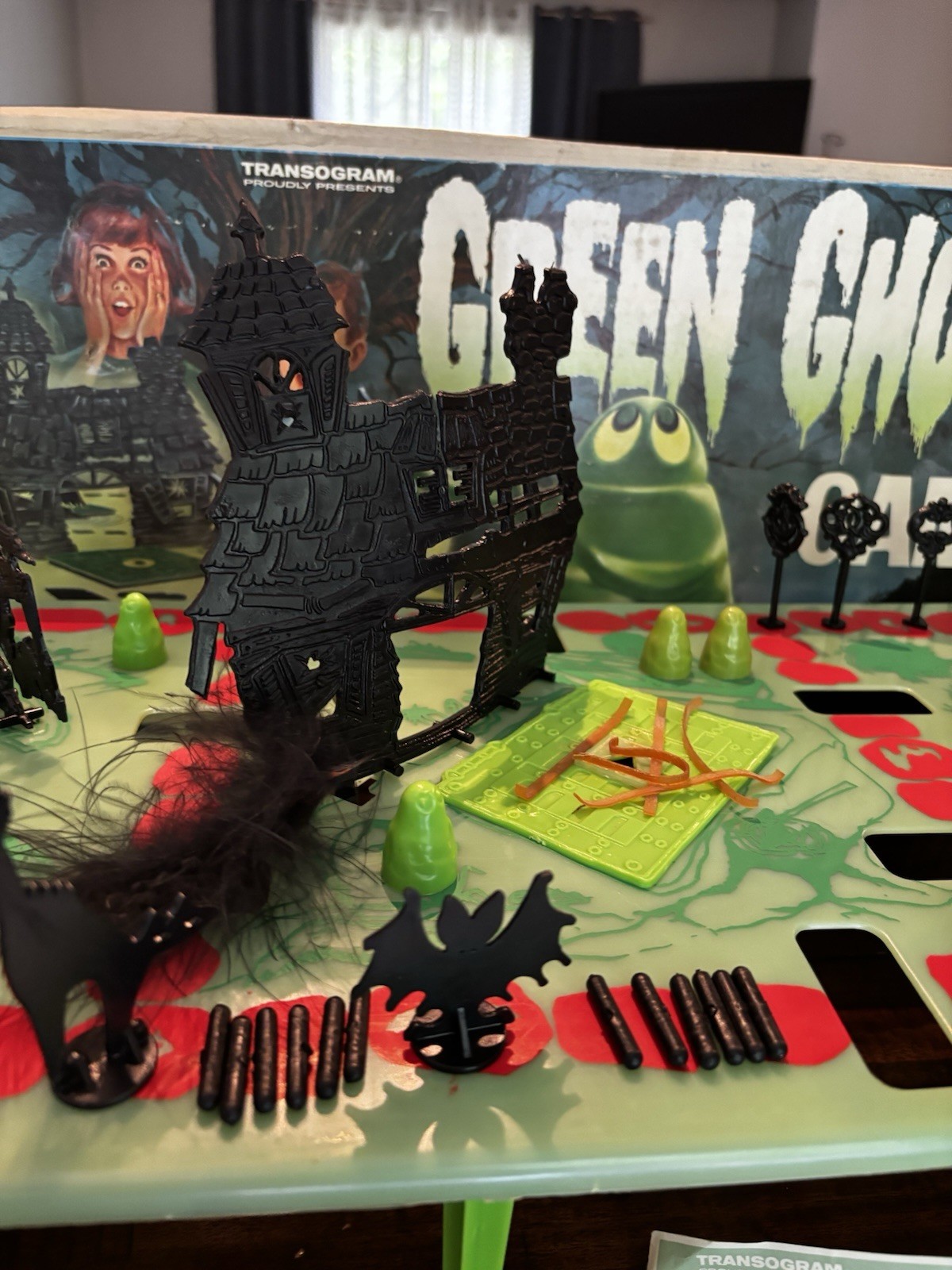 Vintage 1965 Green Ghost Glow In the Dark Board Game 99% Complete Excellent Box!