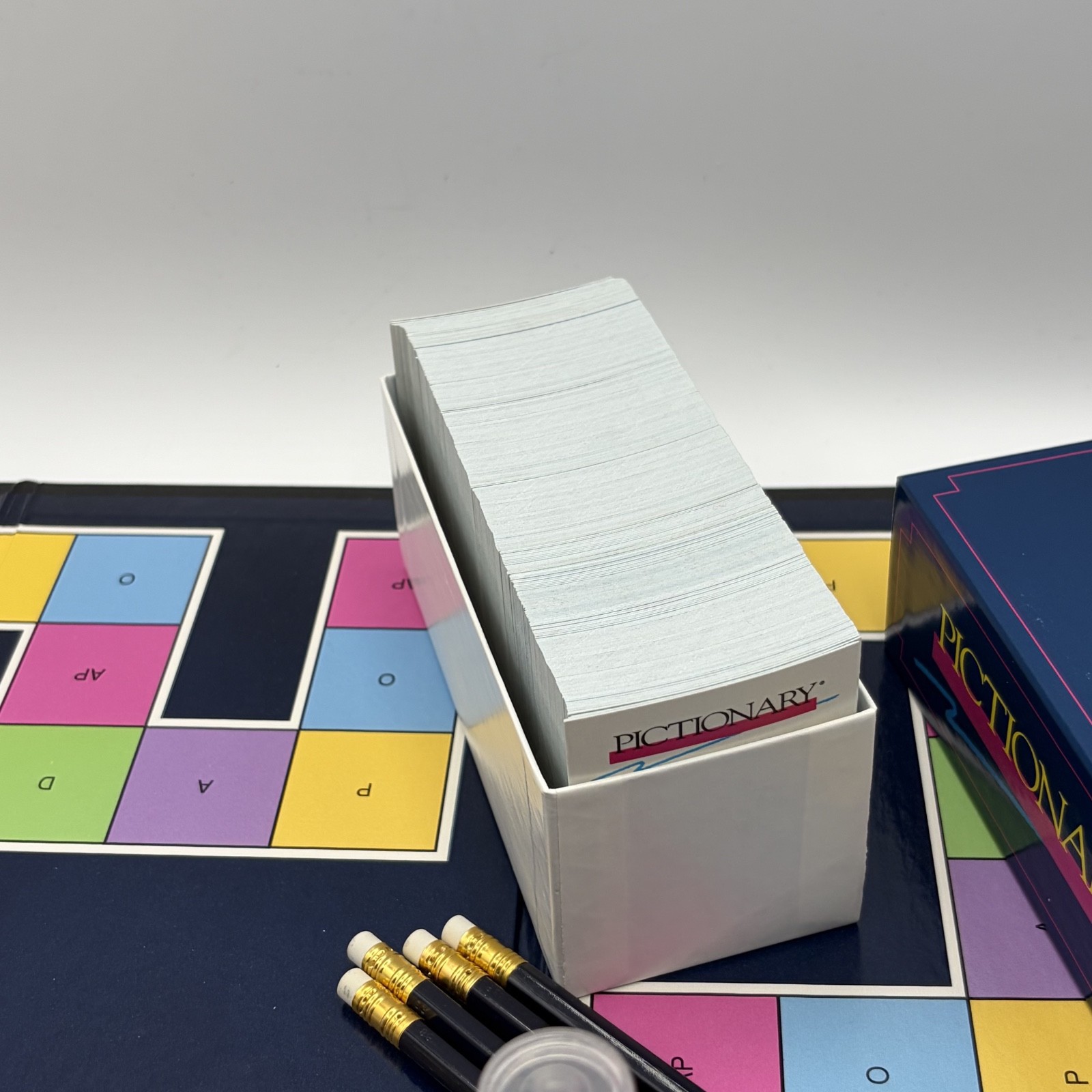 Pictionary Updated For The 90’s Classic Board Game from 1993 COMPLETE