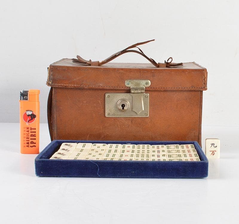 Antique Vintage Chinese Mahjong Set Bone & Bamboo Tiles Leather Case Mahjong