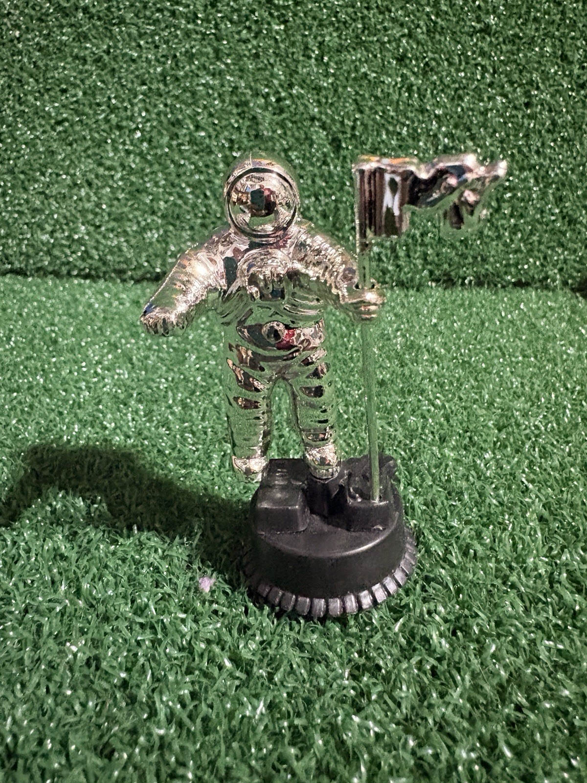Cardinal MTV Music Trivia Board Game 1999 Moonman Astronaut Figure Token