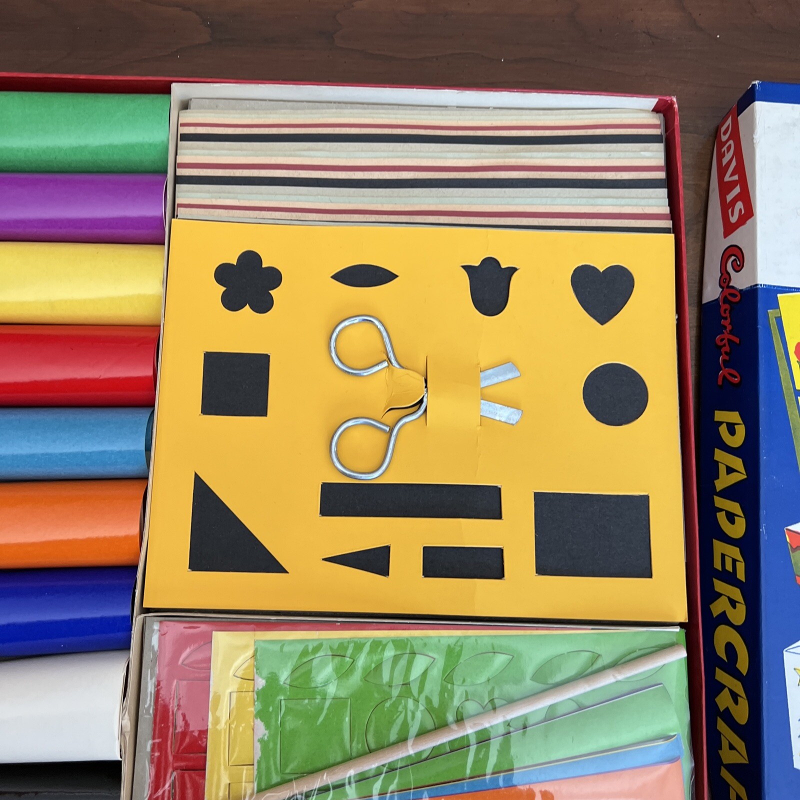 RARE Vintage 1940’s Davis “Colorful Papercraft” Craft Kit – New in Box!