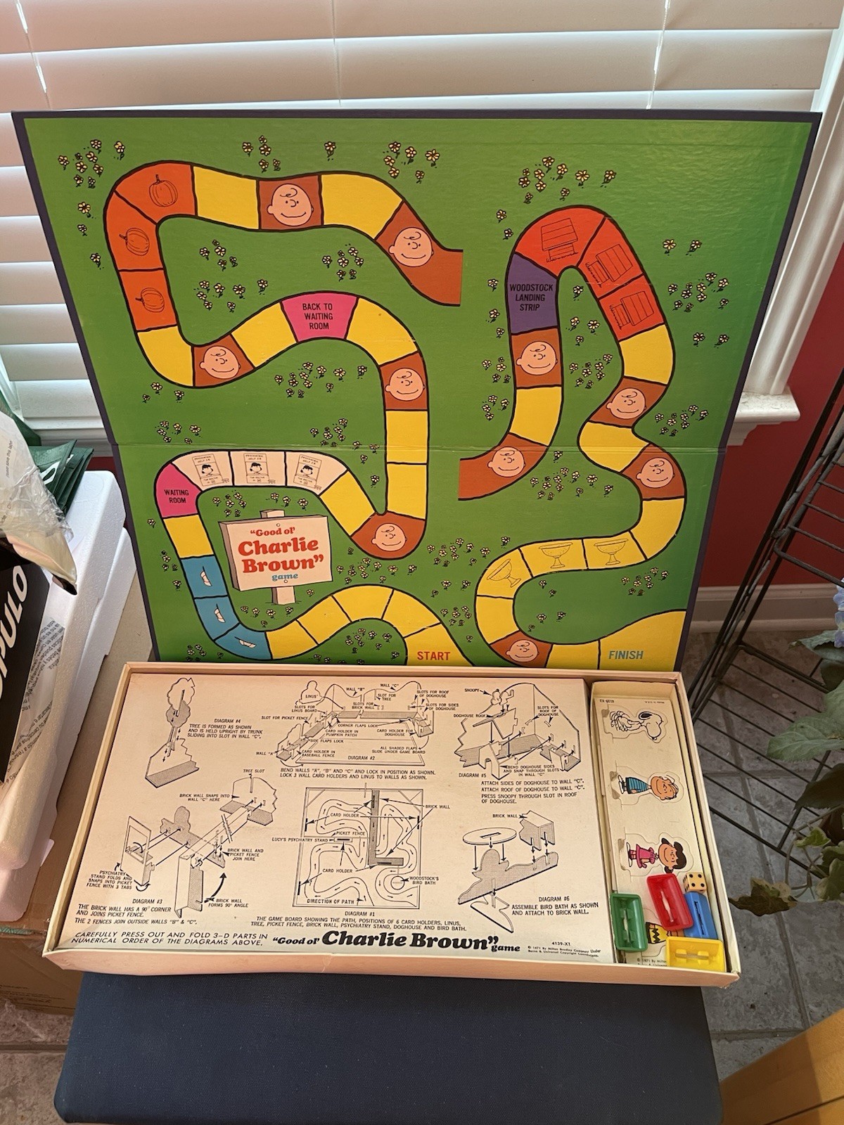 1971 GOOD OL’ CHARLIE BROWN Board Game Milton Bradley Peanuts Family Fun Vintage
