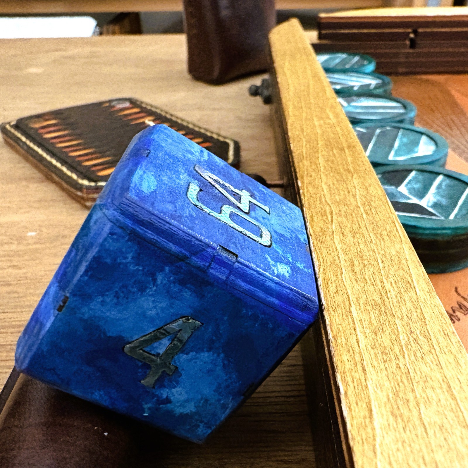 Neptune’s Nacre – Deep Blue Radiance – Backgammon Doubling Cube 36mm