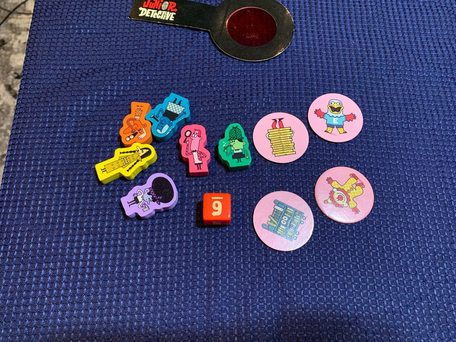 Junior Detective Board Game by Buffalo Games Complete Great Condition