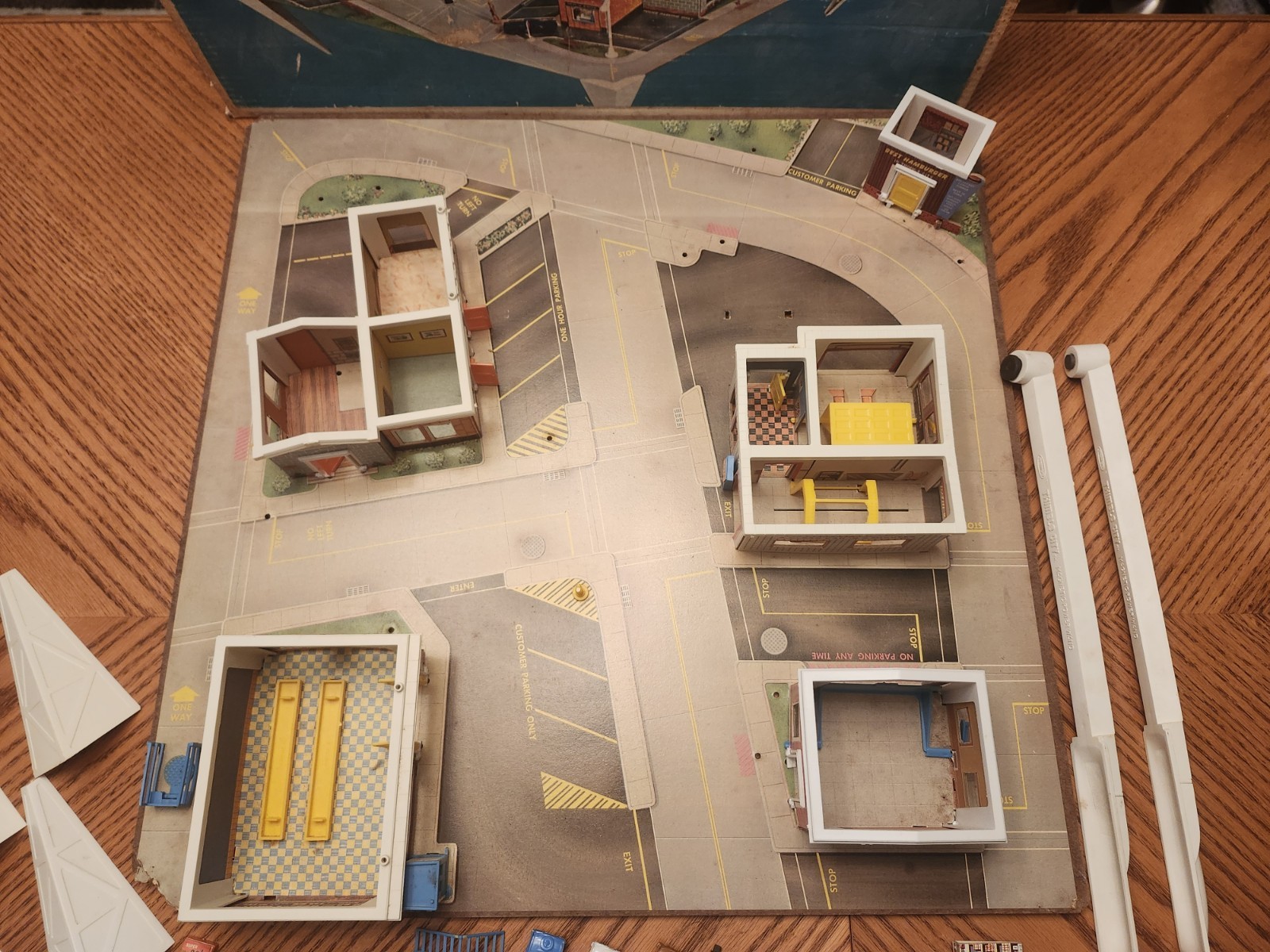 Vintage 1965 Remco Thimble City 670 Magnetic Board Game