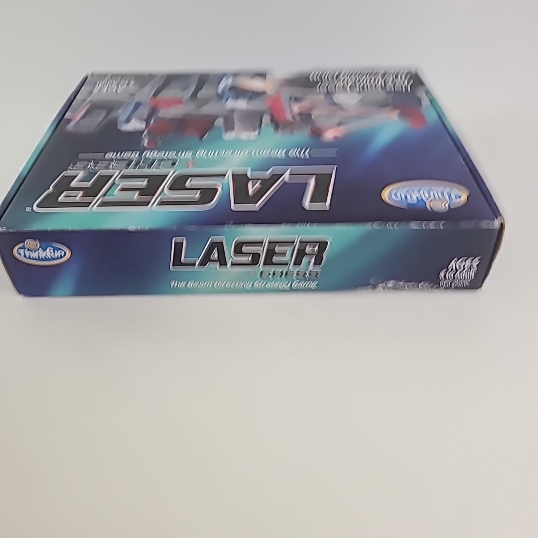 2017 ThinkFun Laser Chess Game Beam Directing Strategy Game