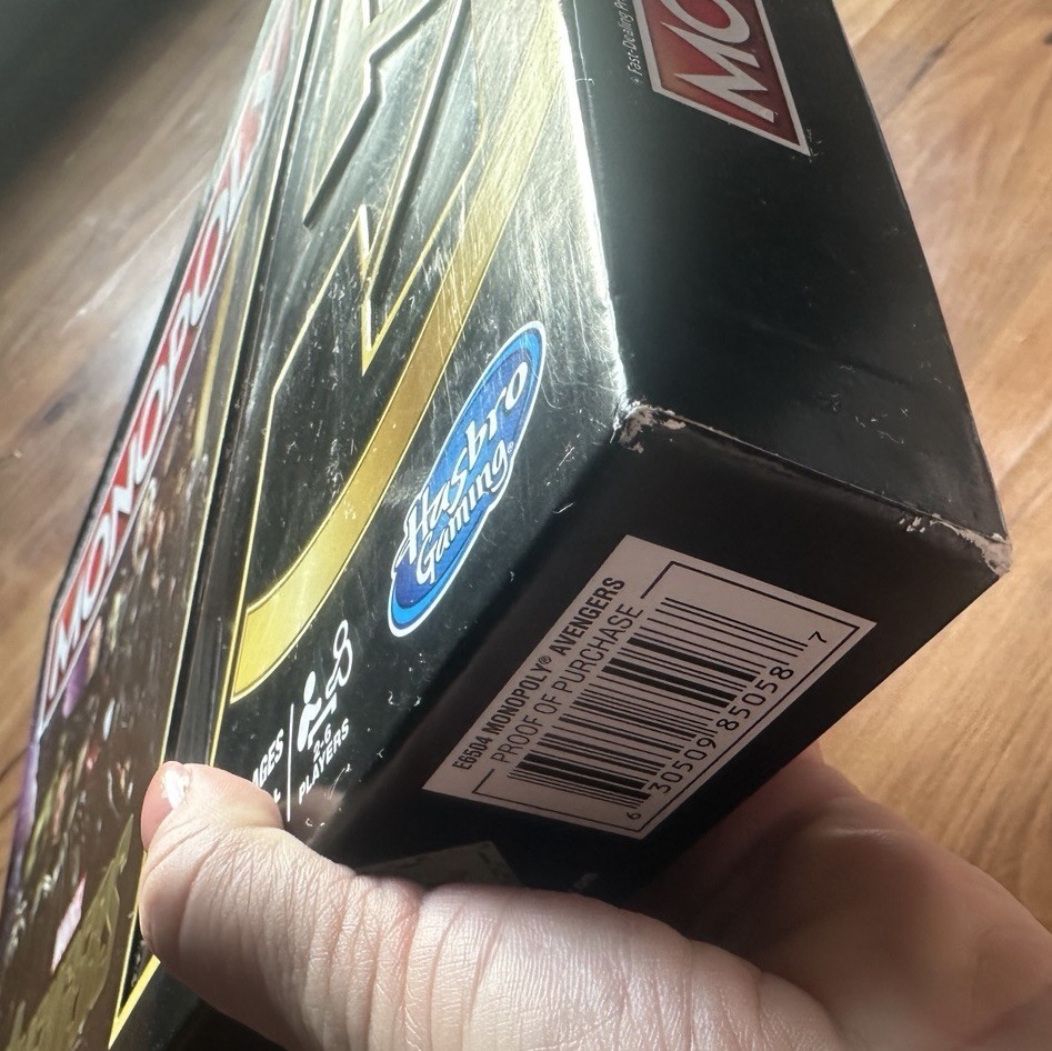 2018 Monopoly Marvel Avengers Movie Family Board Game Parker Brothers
