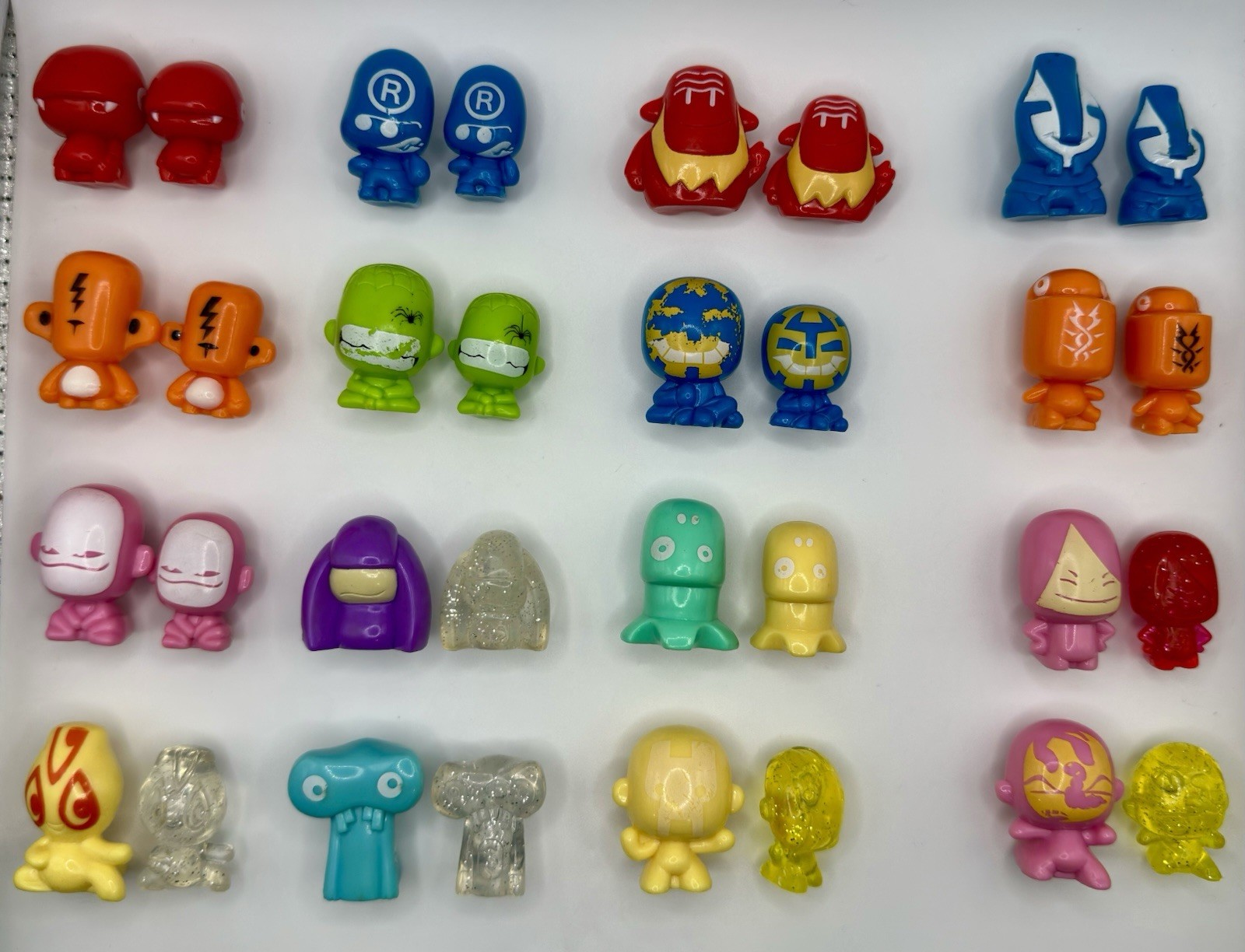 Gogo’s Crazy Bones – MEGA Megatrip – Complete Set 16/16 + Regular Size 16/16