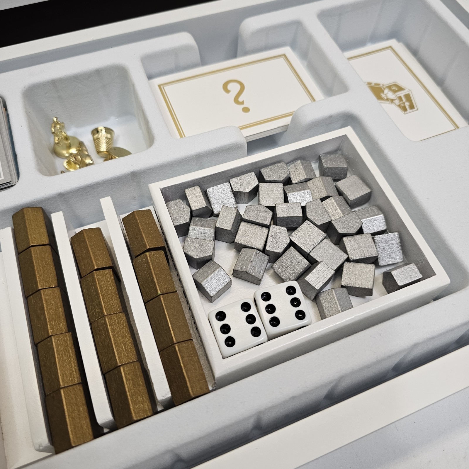 Monopoly Luxury LUXE White and Gold Limited Edition Hasbro 2017