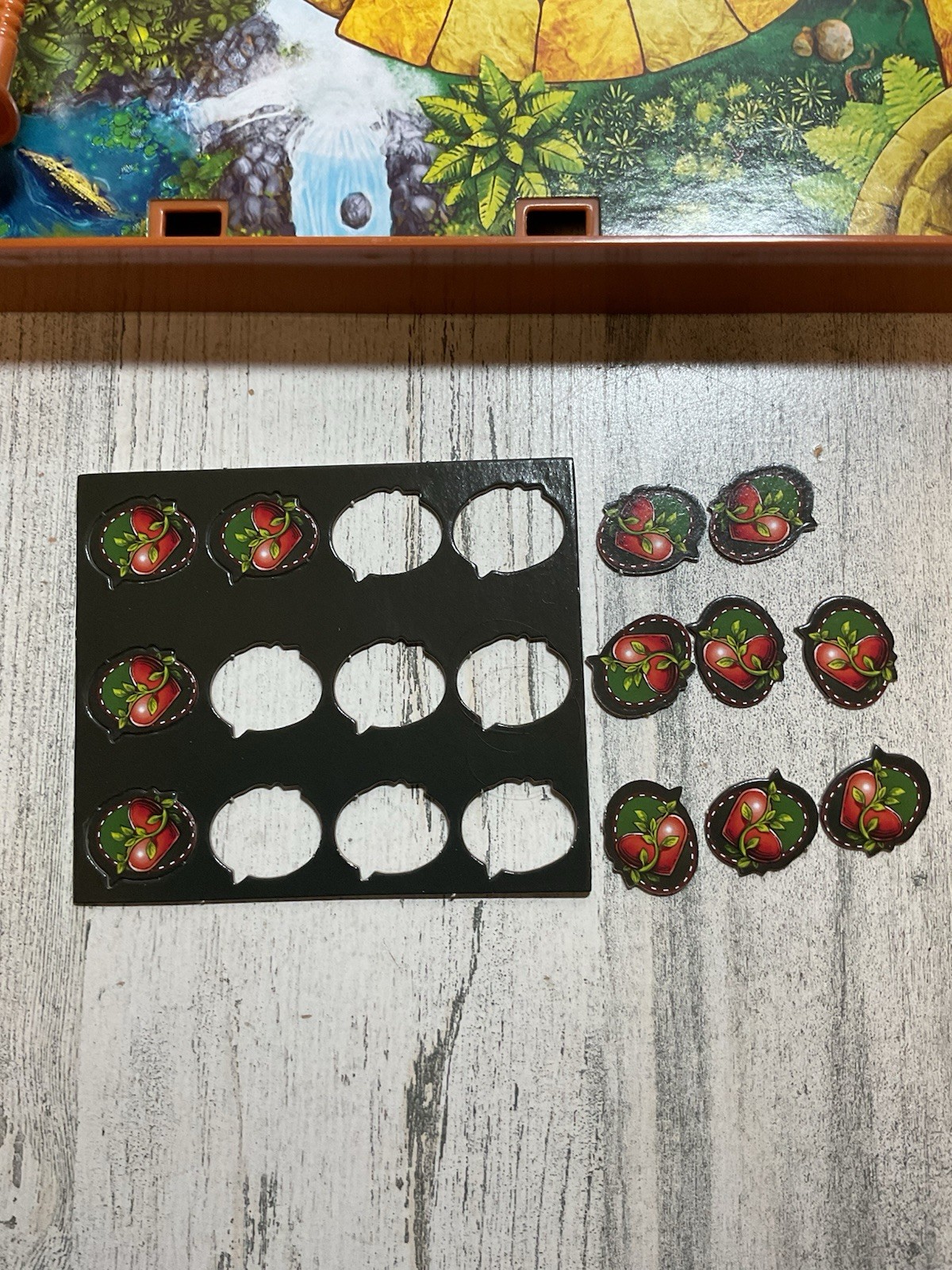 Jumanji Deluxe Electronic Adventure Board Game Lights & Sounds Spin Master