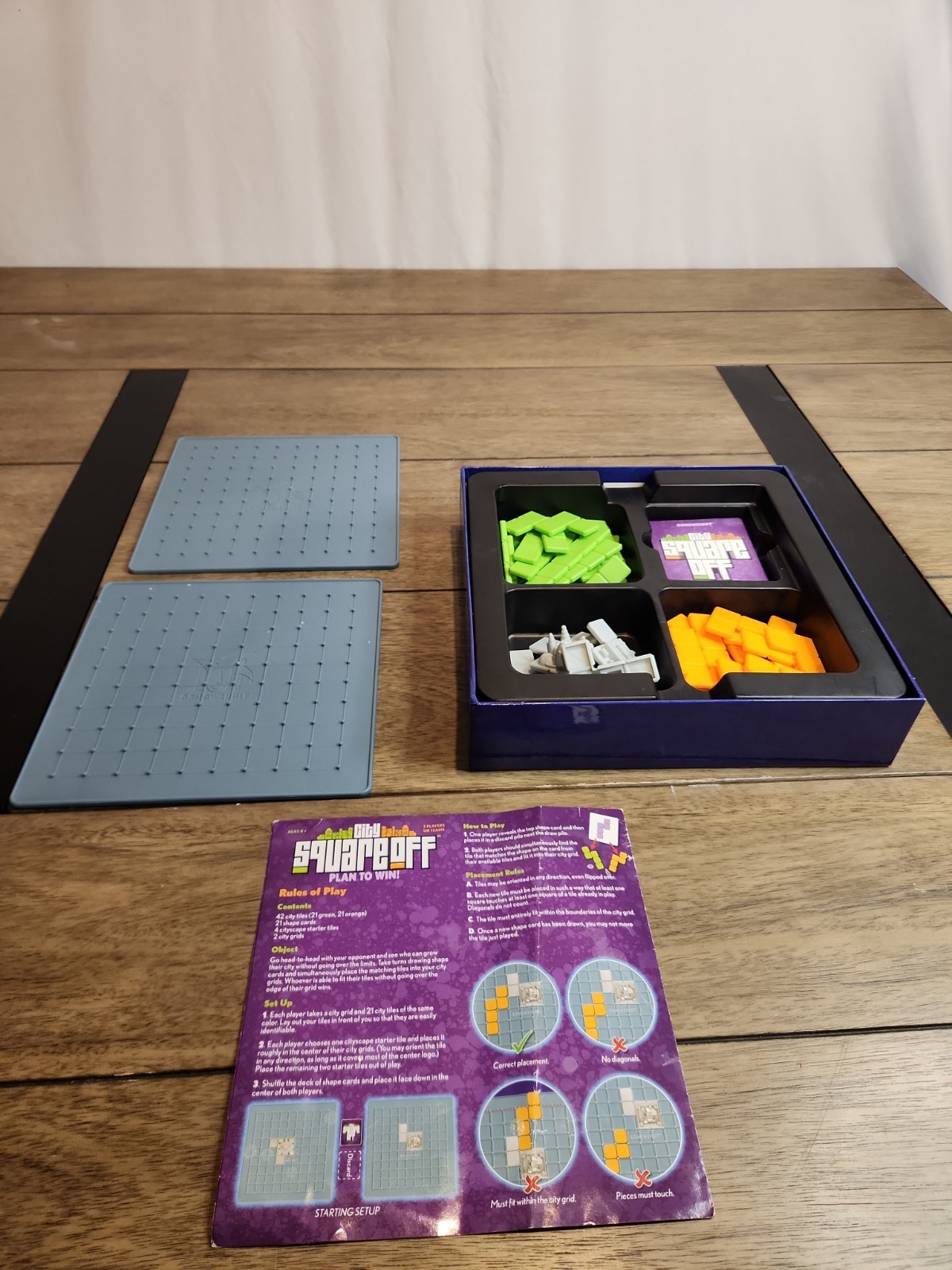 City Square Off COMPLETE Gamewright 2011 Strategy Planning Head to Head