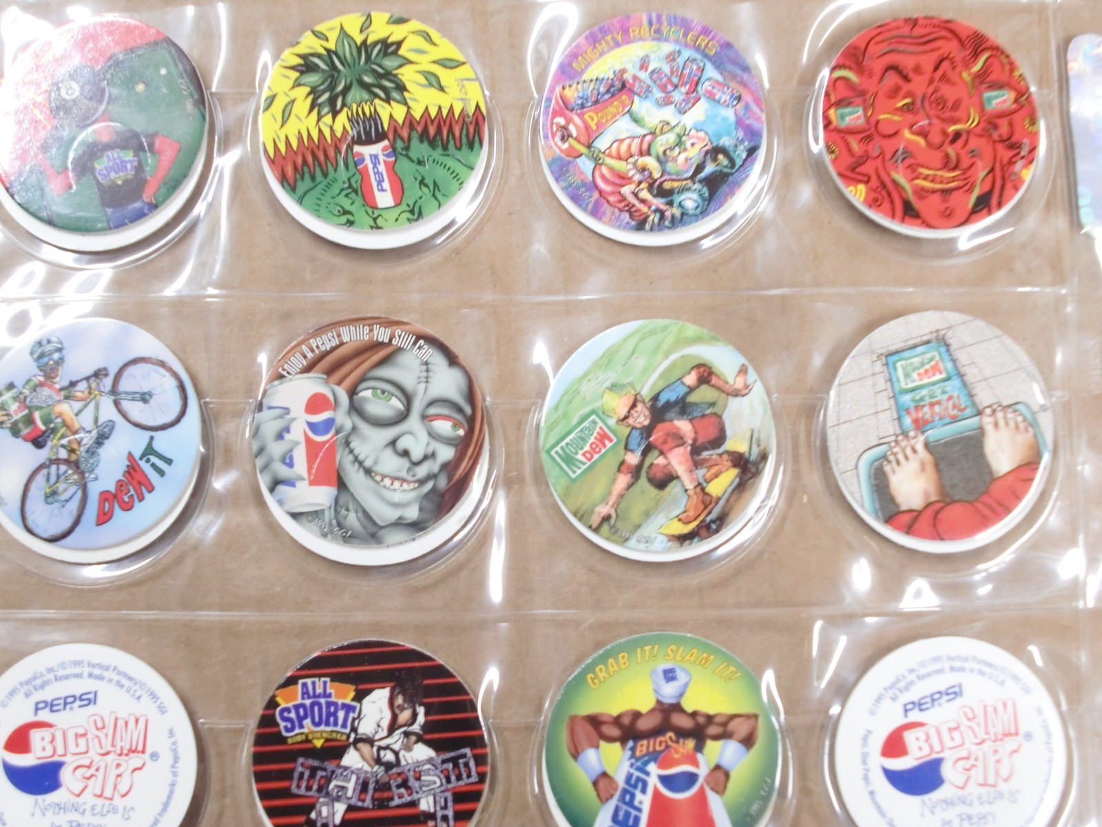 POGS/MILKCAPS PEPSI BY S.G.I. 1995 REGULAR ISSUE COMPLETE SET OF ALL 70 SHEETED