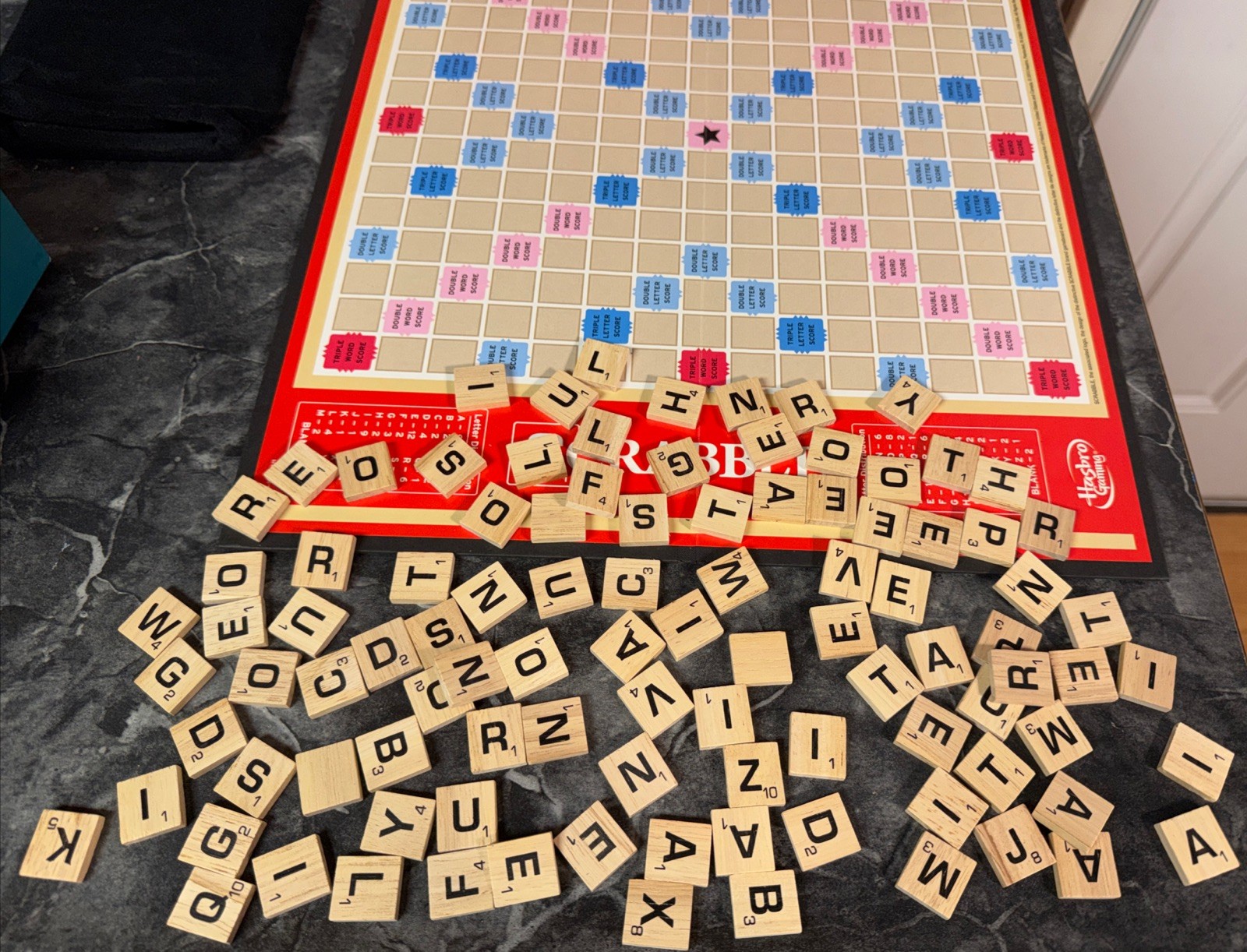 2013 Hasbro GamingScrabble Crossword Game