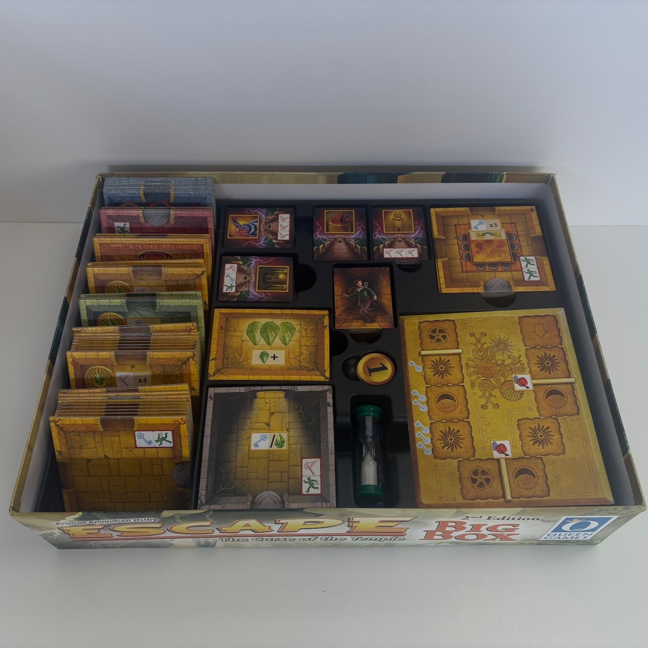 Escape – The Curse of the Temple 2nd Edition Board Game Big Box with 10 Queenies