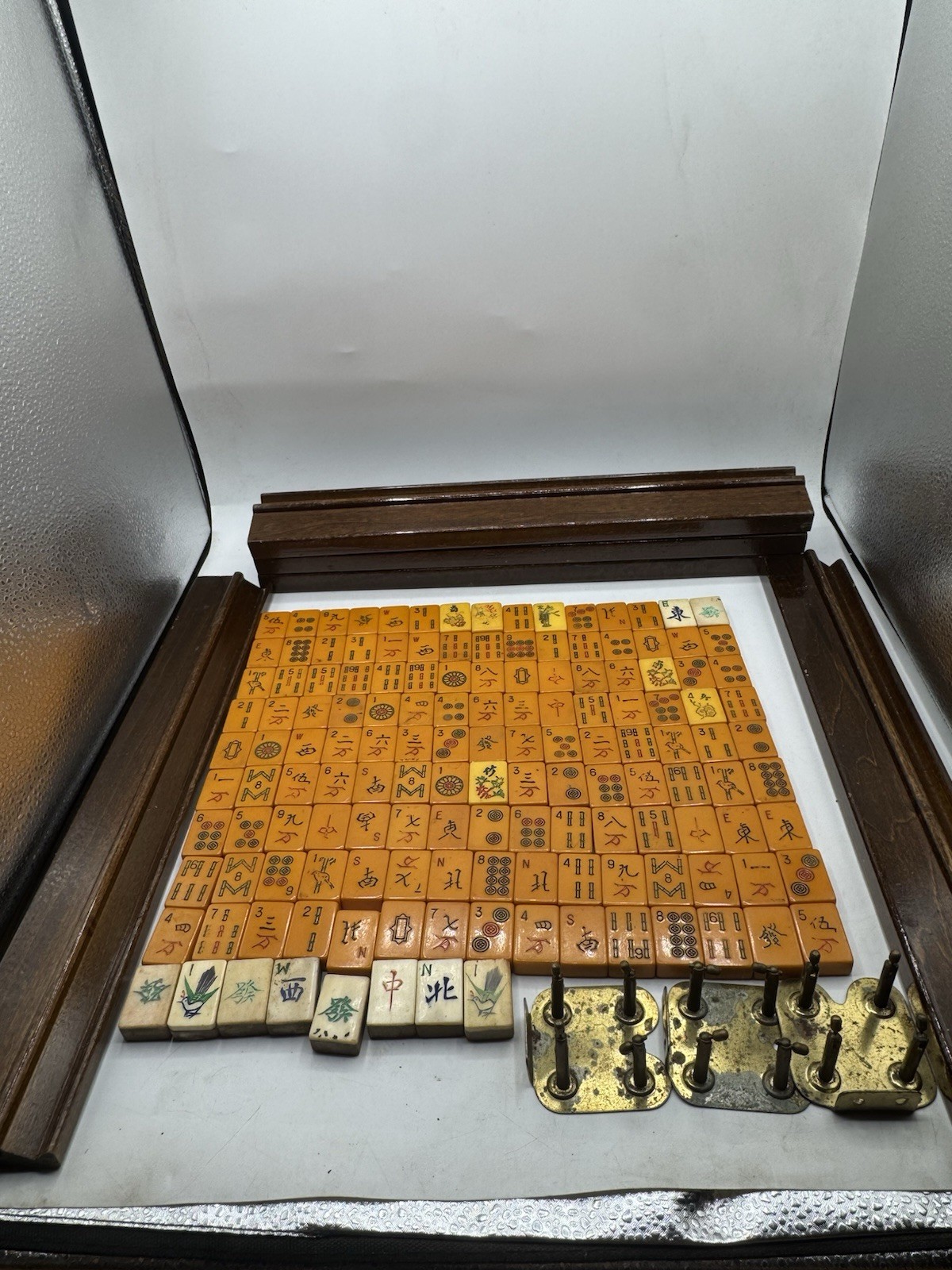 Art Deco Butterscotch Mahjong 143 Pcs