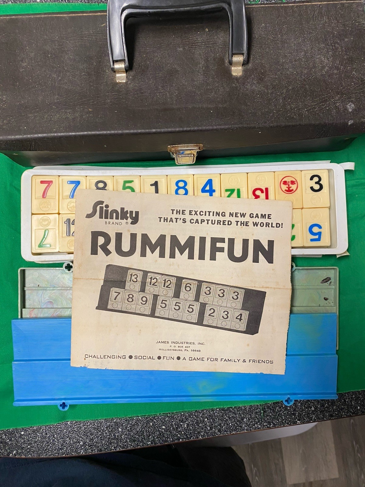 Complete Set RUMMIFUN Slinky Brand VTG Family Game Faux Leather Carrying Case