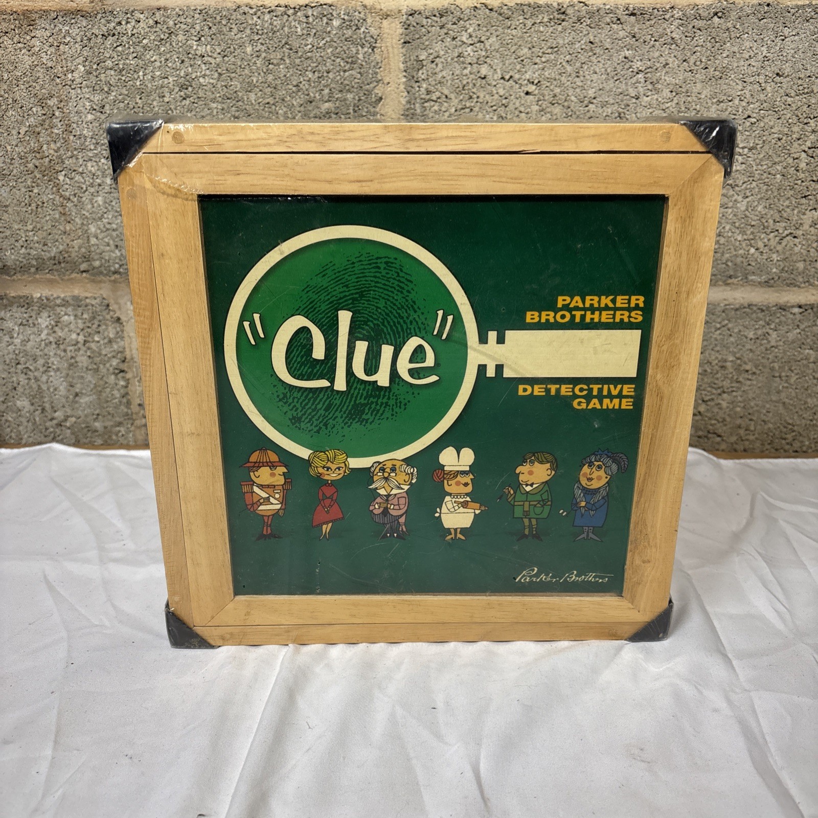 SEALED/NEW Clue Detective Game Nostalgia Series Wood Box 2002