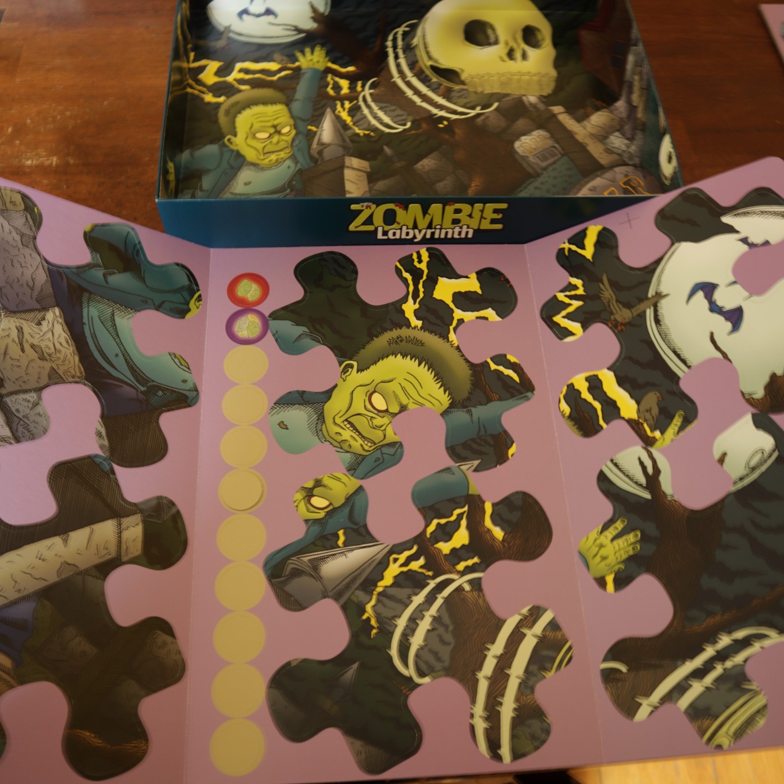 Spooky Family Board Games Lot Haunted Mansion Zombie Labyrinth Halloween