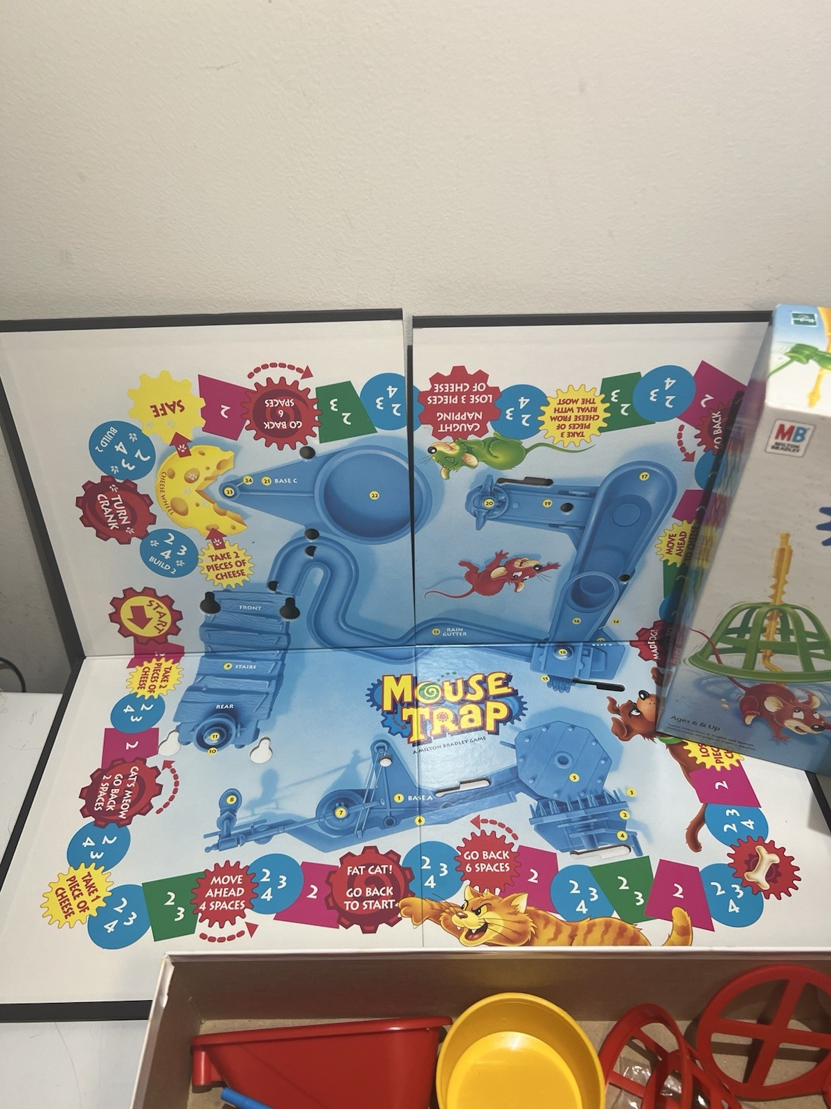 Milton Bradley Hasboro 2005 Mouse Trap Board Game #04657