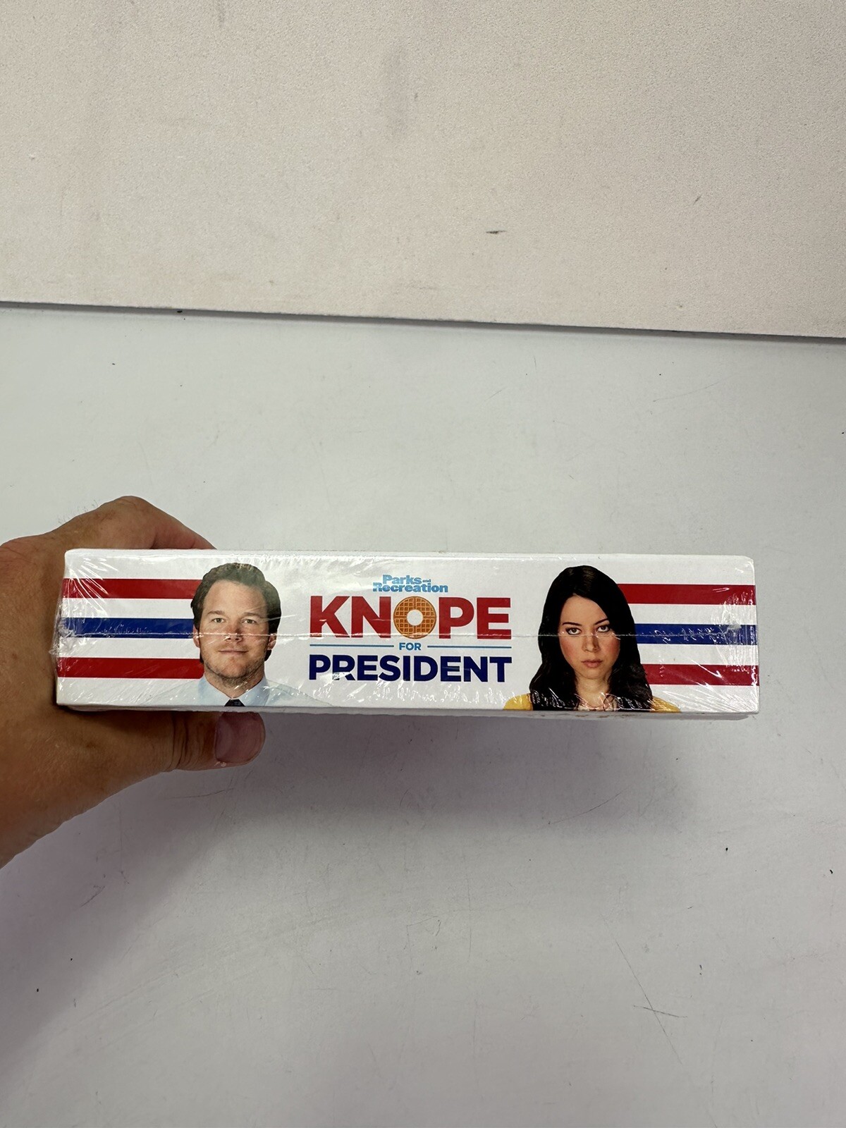 NBC PARKS & RECREATION Knope For President Party Card Game NEW Sealed