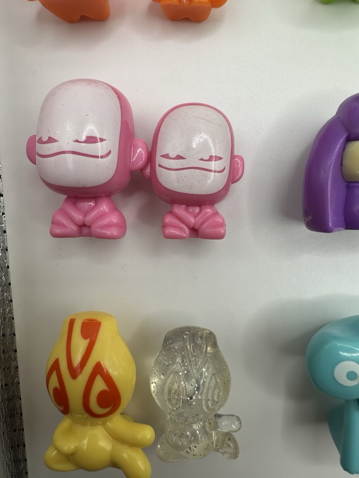 Gogo’s Crazy Bones – MEGA Megatrip – Complete Set 16/16 + Regular Size 16/16