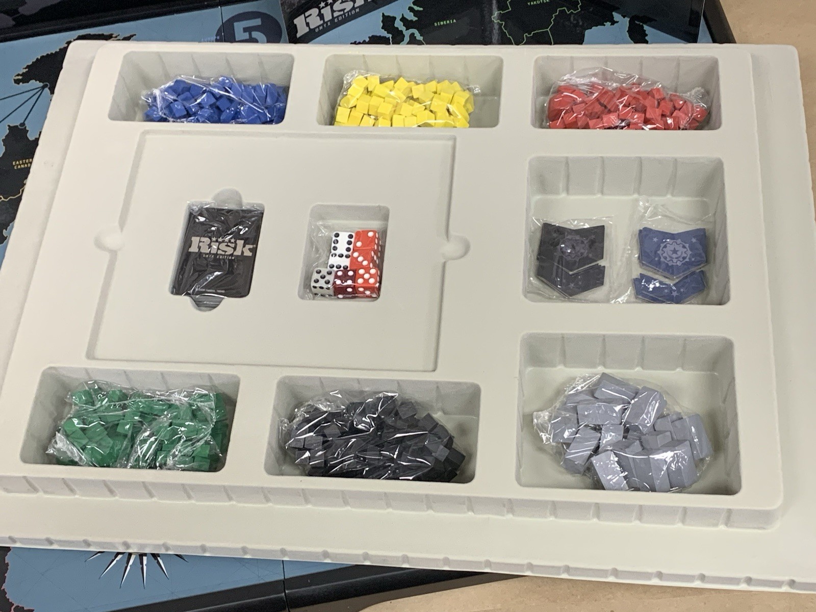 2009 Risk Onyx Edition Strategy Board Game Exclusive Barns & Noble 100% Complete