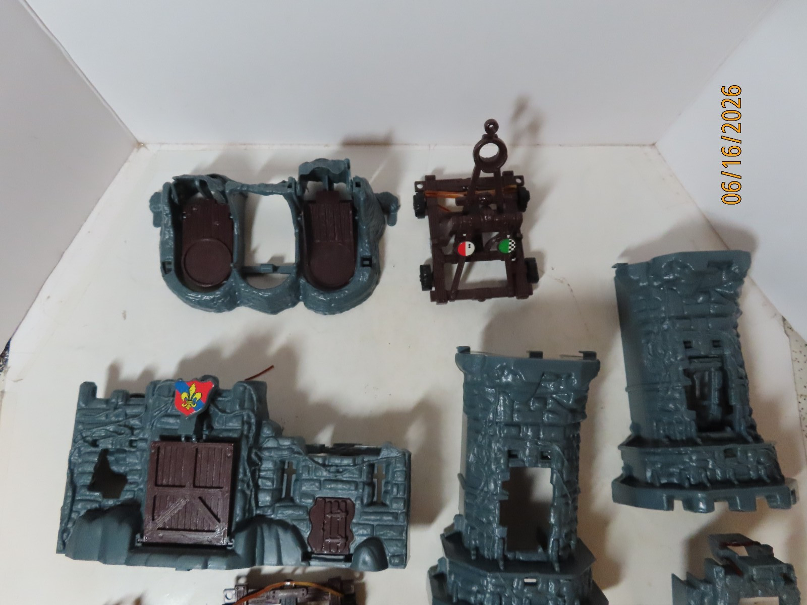 1994 Pressman Weapons & Warriors Castle Combat Set Board Game Almost Complete