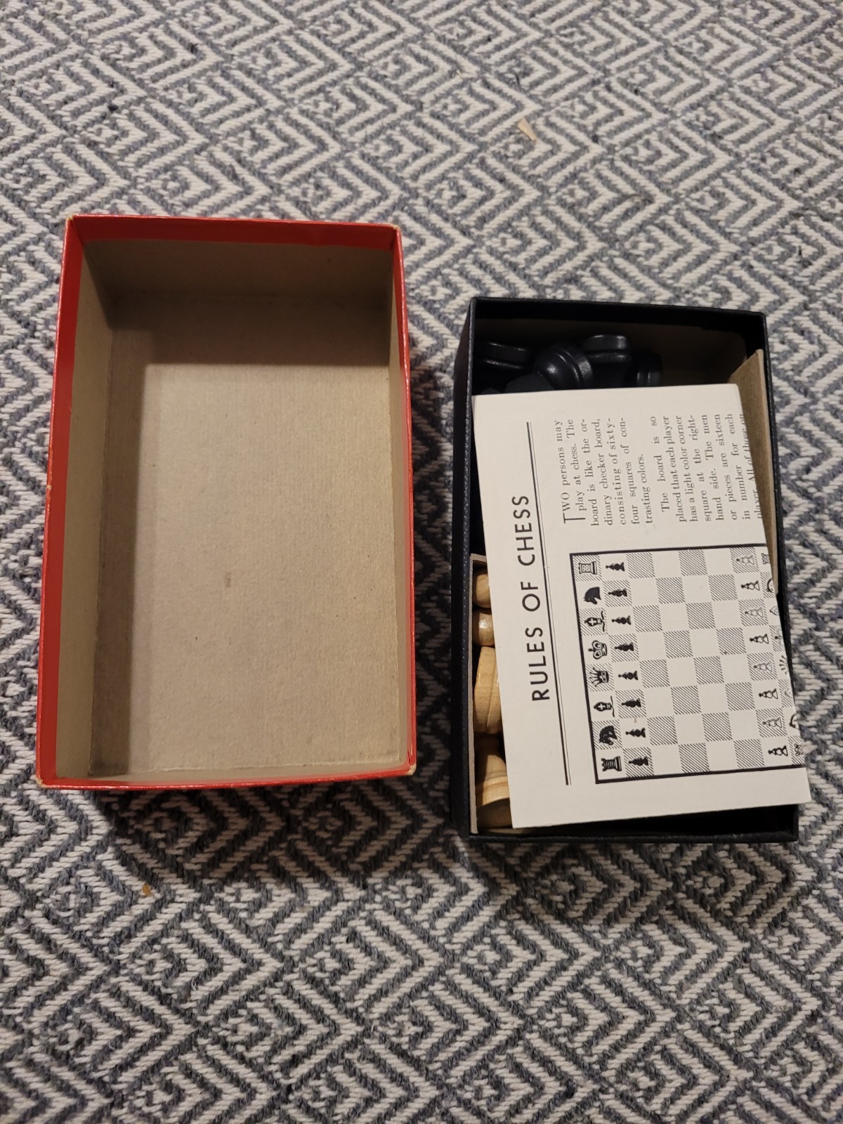 Vintage 1950s Chessman Pieces Milton Bradley Original Box And Instructions