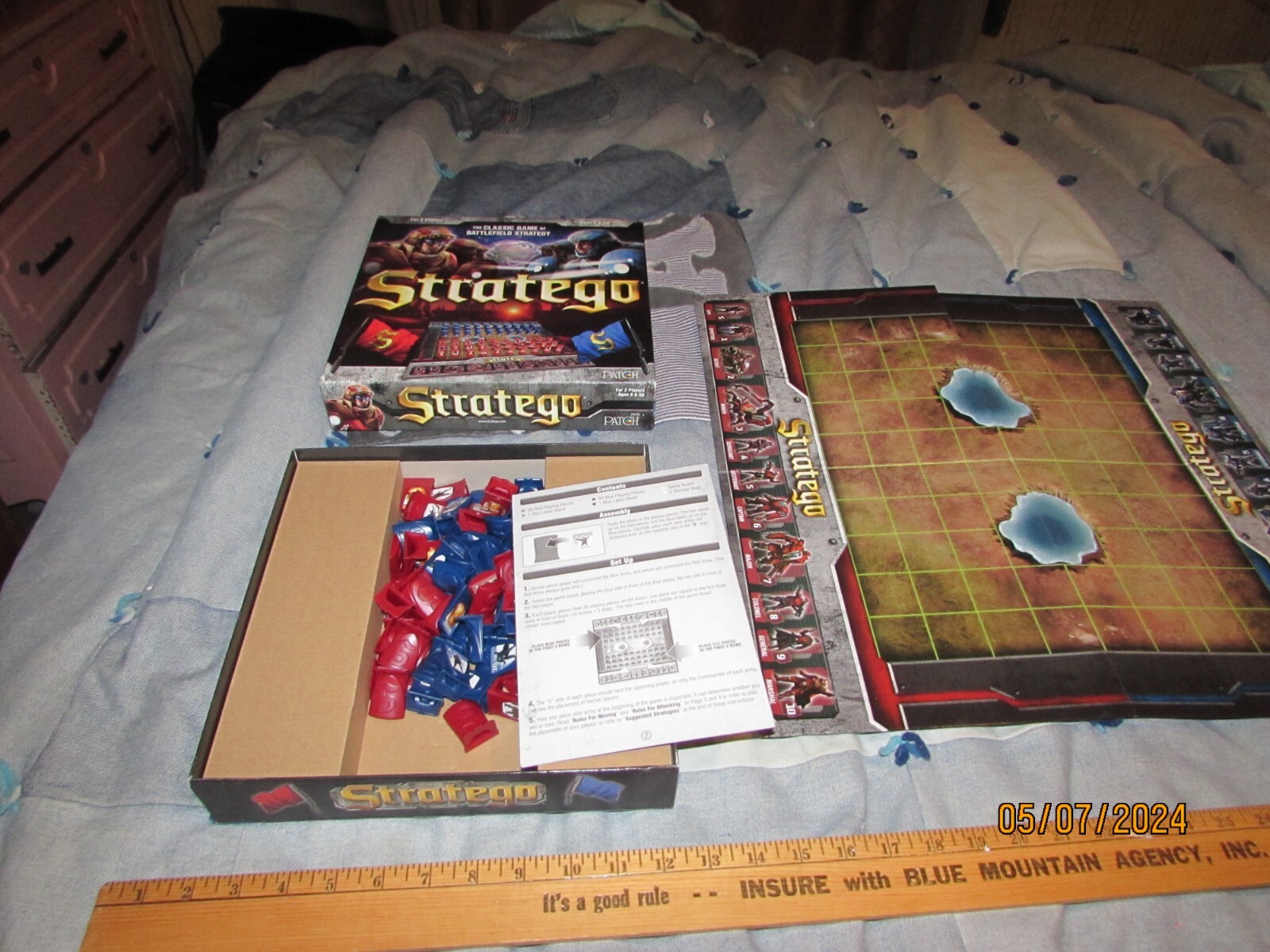 Stratego 2013 Battlefield Strategy Board Game Patch Royal Jumbo Two Armies Clash