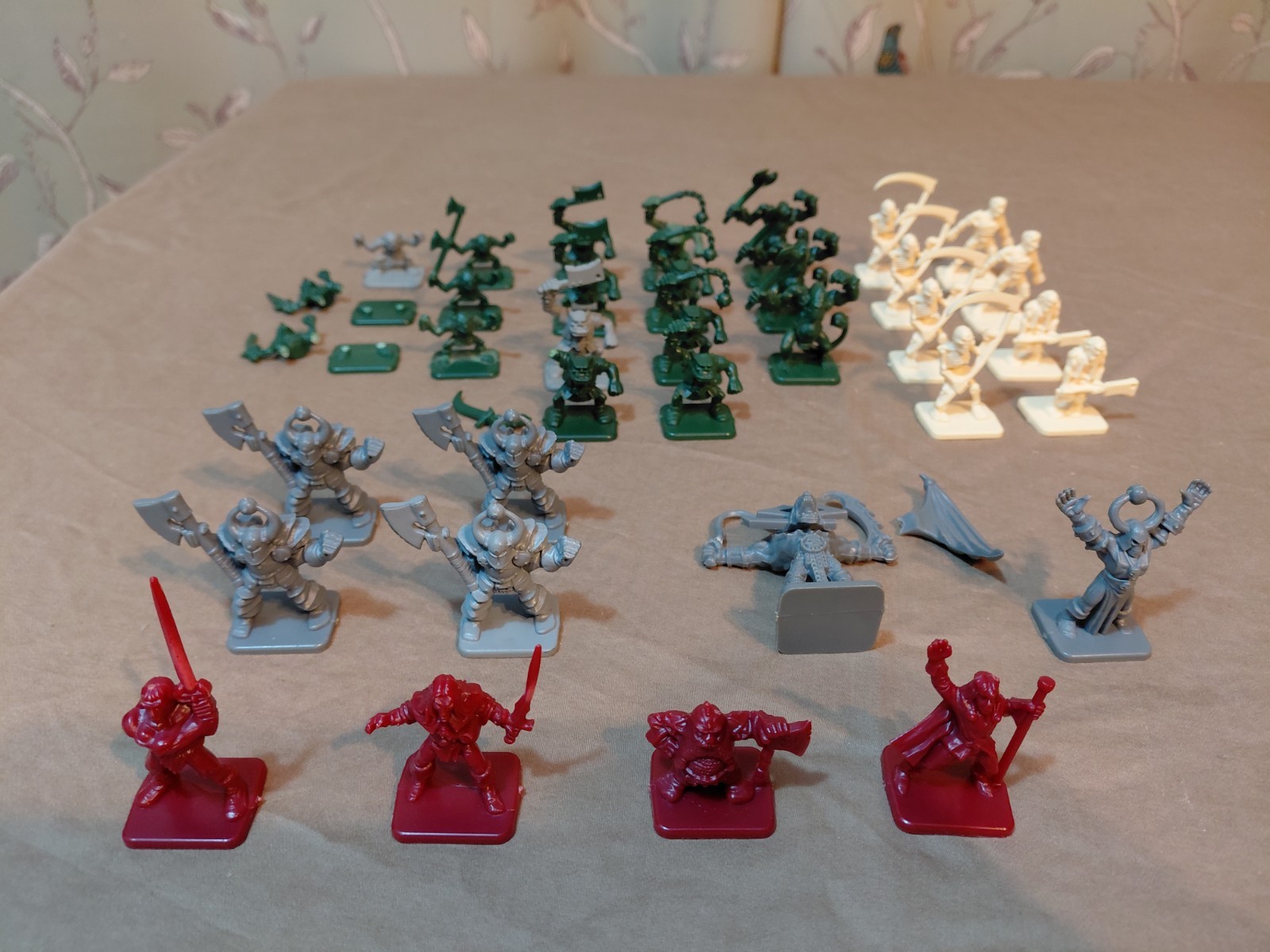 Milton Bradley HeroQuest Board Game System 1989/90 Vintage Nearly Complete