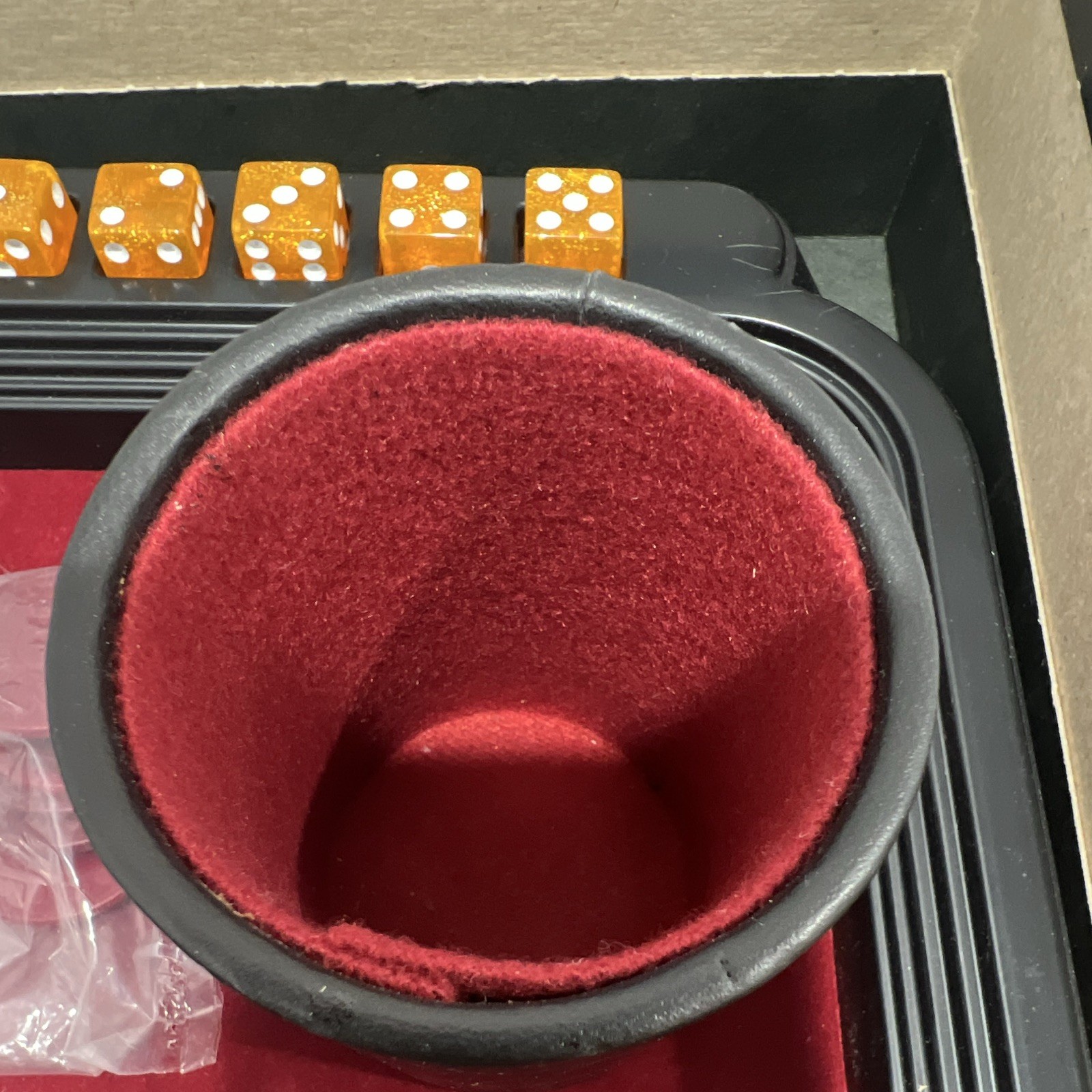 Milton Bradley Yahtzee Deluxe Edition Dice Game Set Tray Felt Insert Dice 1997