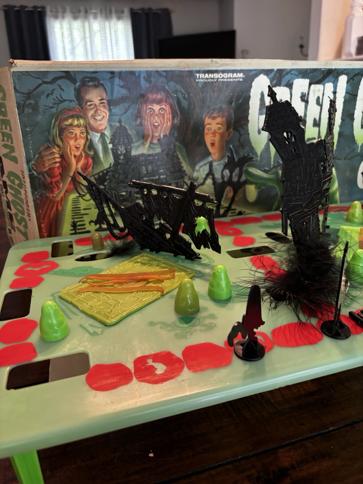 Vintage 1965 Green Ghost Glow In the Dark Board Game 99% Complete Excellent Box!