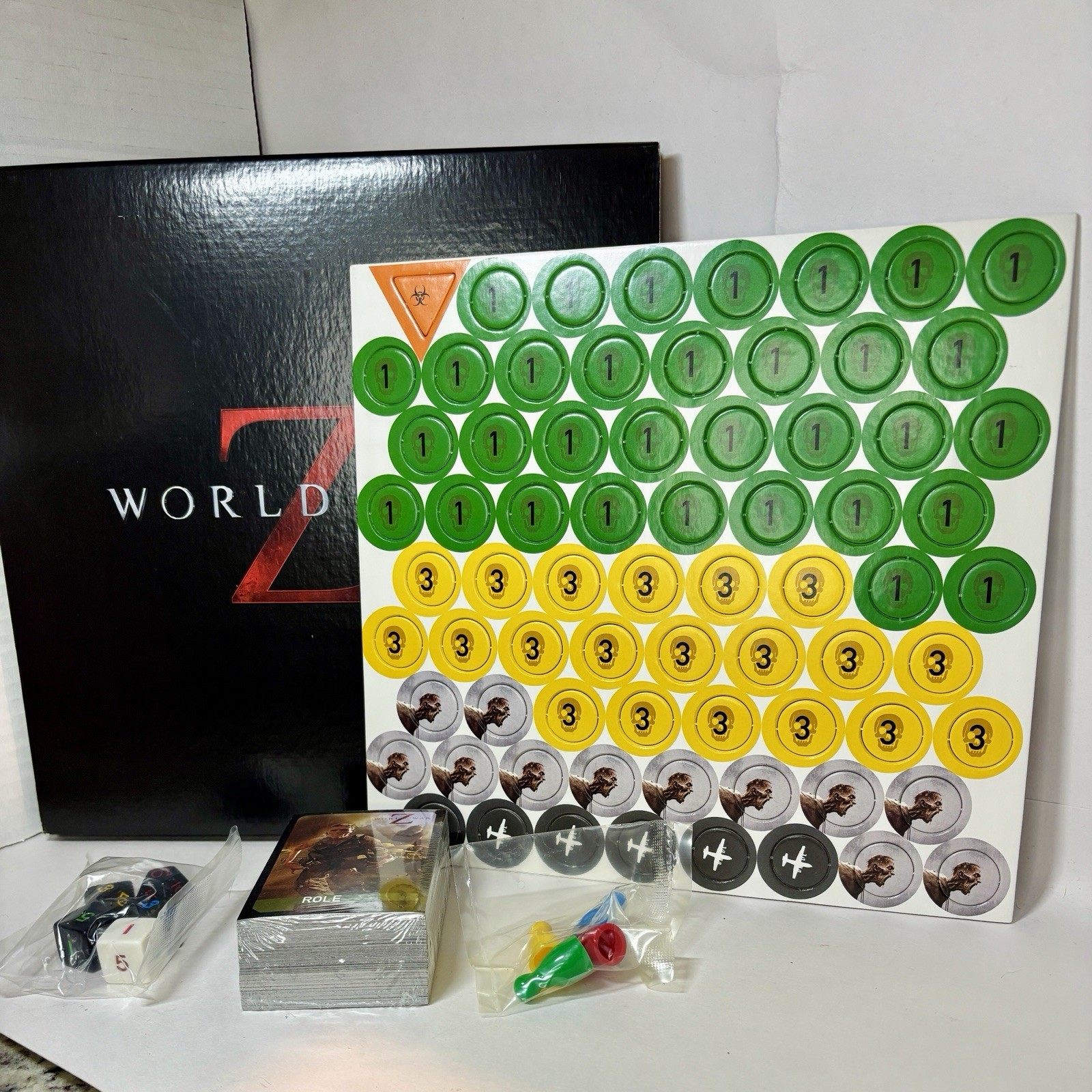 UNIVERSITY GAMES , WORLD WAR Z , THE GAME BOARD GAME – 2013 EDITION