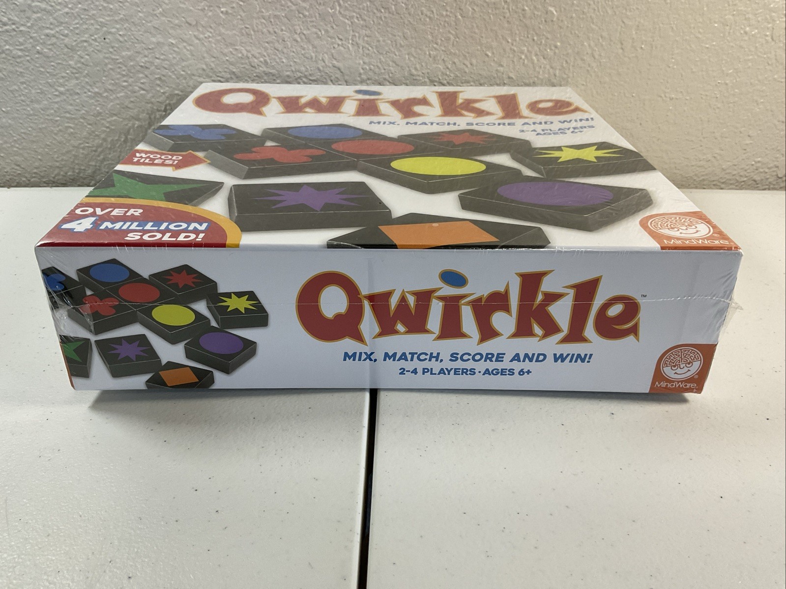 Qwirkle Wooden Tiles Board Game MindWare 2010 Tile Mix Match NEW Sealed