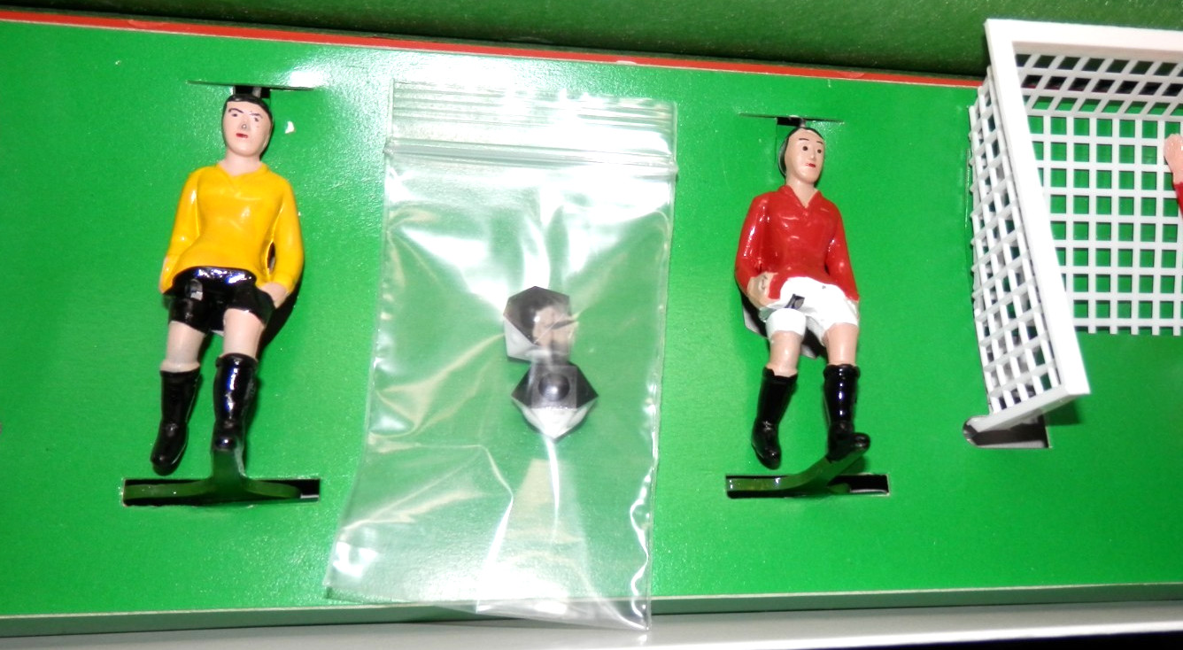 MIEG Tipp-Kick Standard Soccer Game Table Football Metal Kickers Complete German